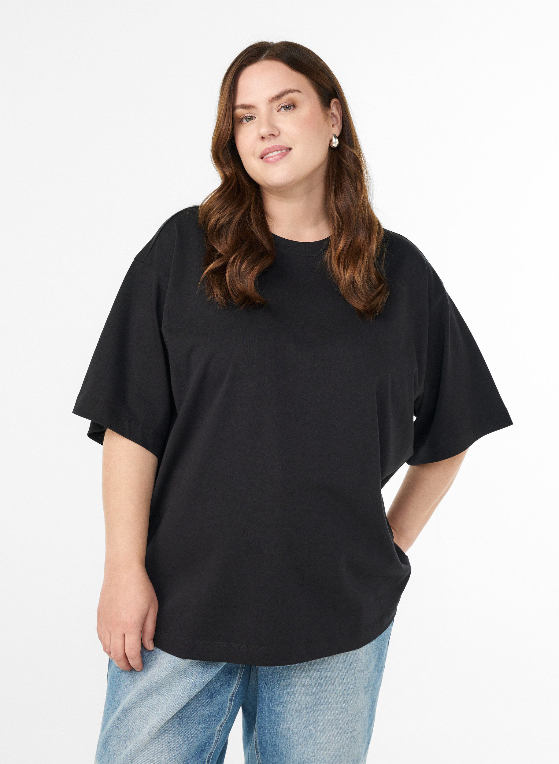 Oversize-T-Shirt mit halben &Auml;rmeln, Schwarz, Model