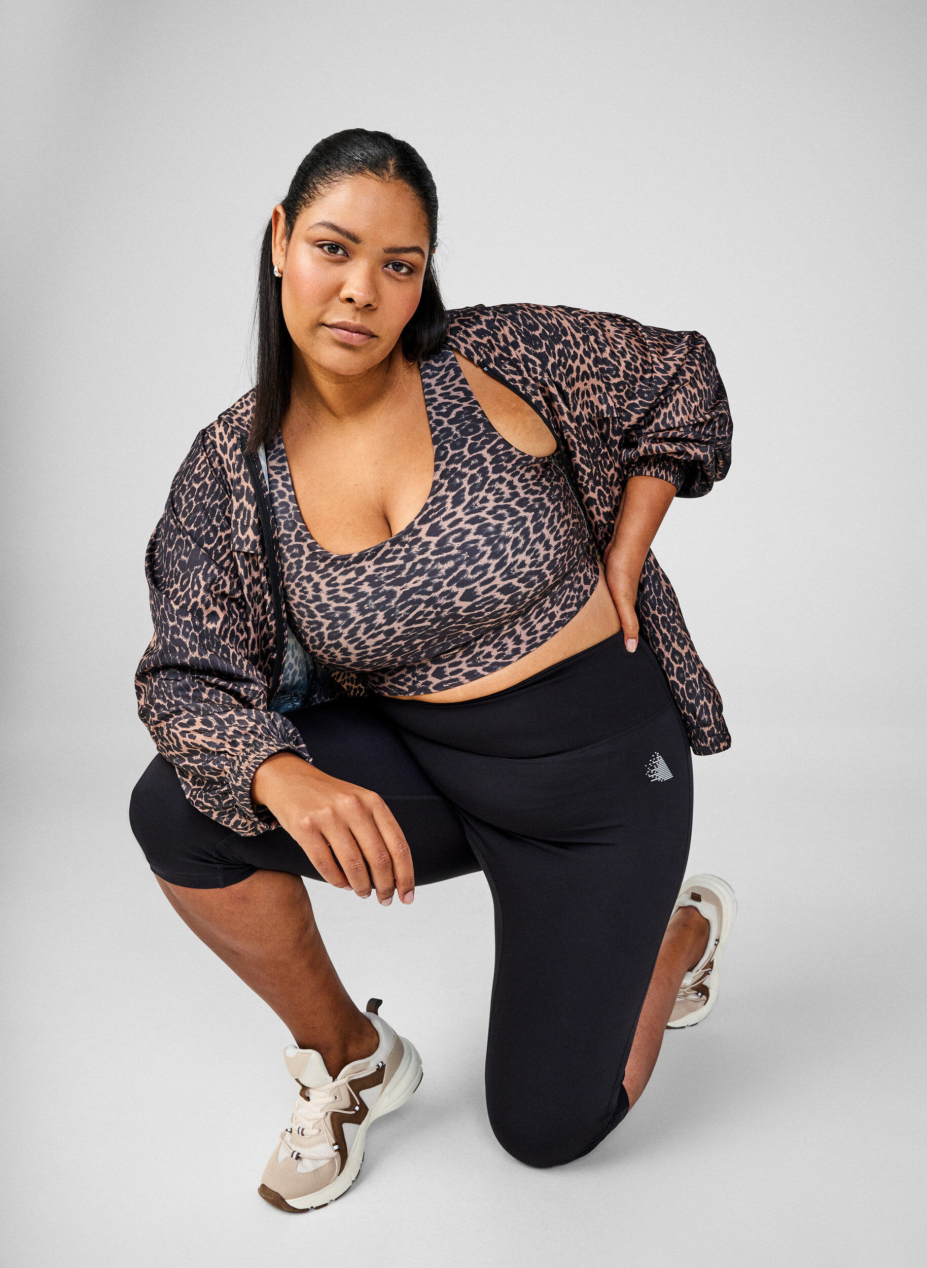 Sportjacke mit Leopardenprint und Kapuze