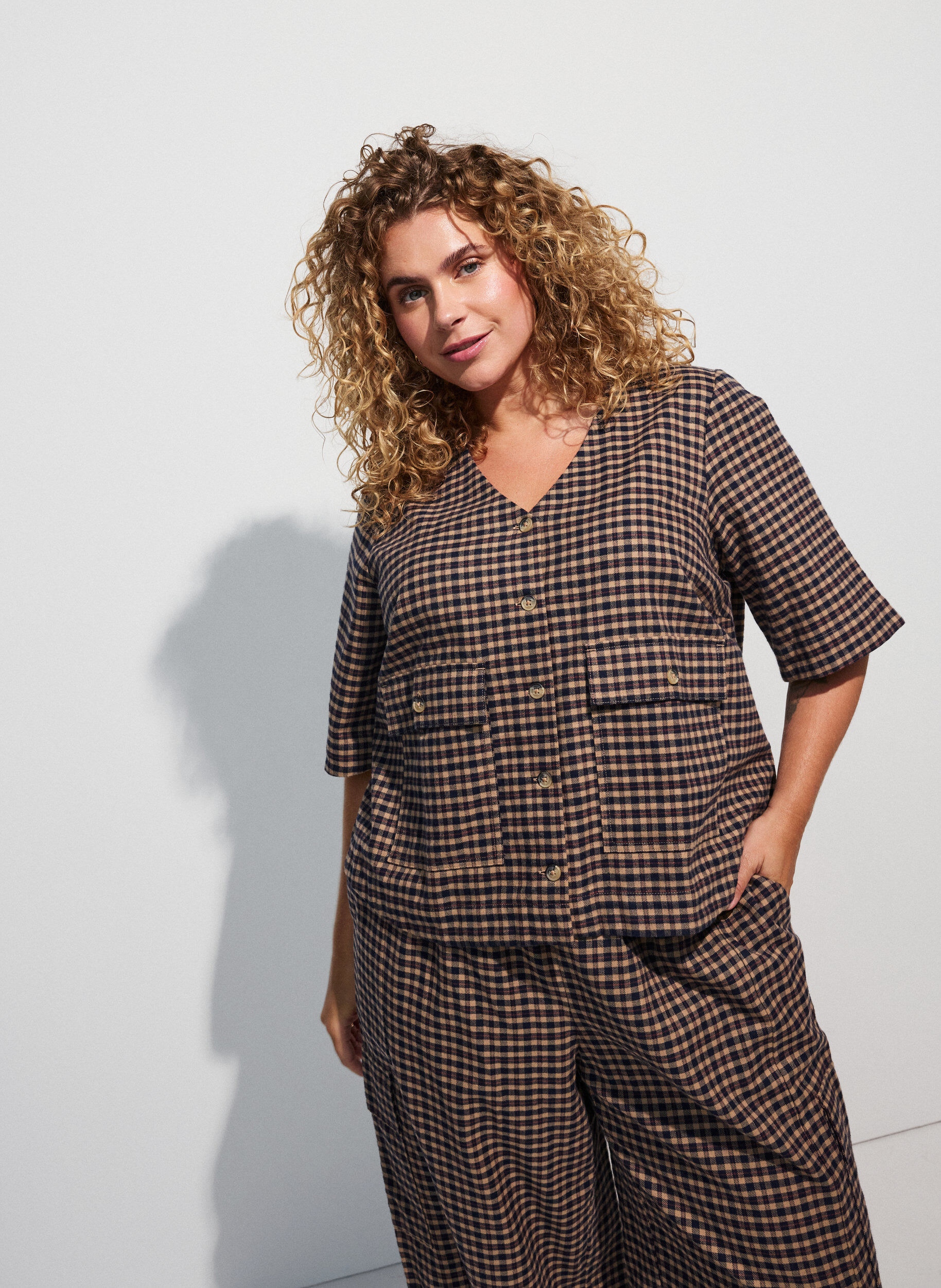 ZizziKarierte Bluse mit Brusttaschen, Braun, Model image number 4