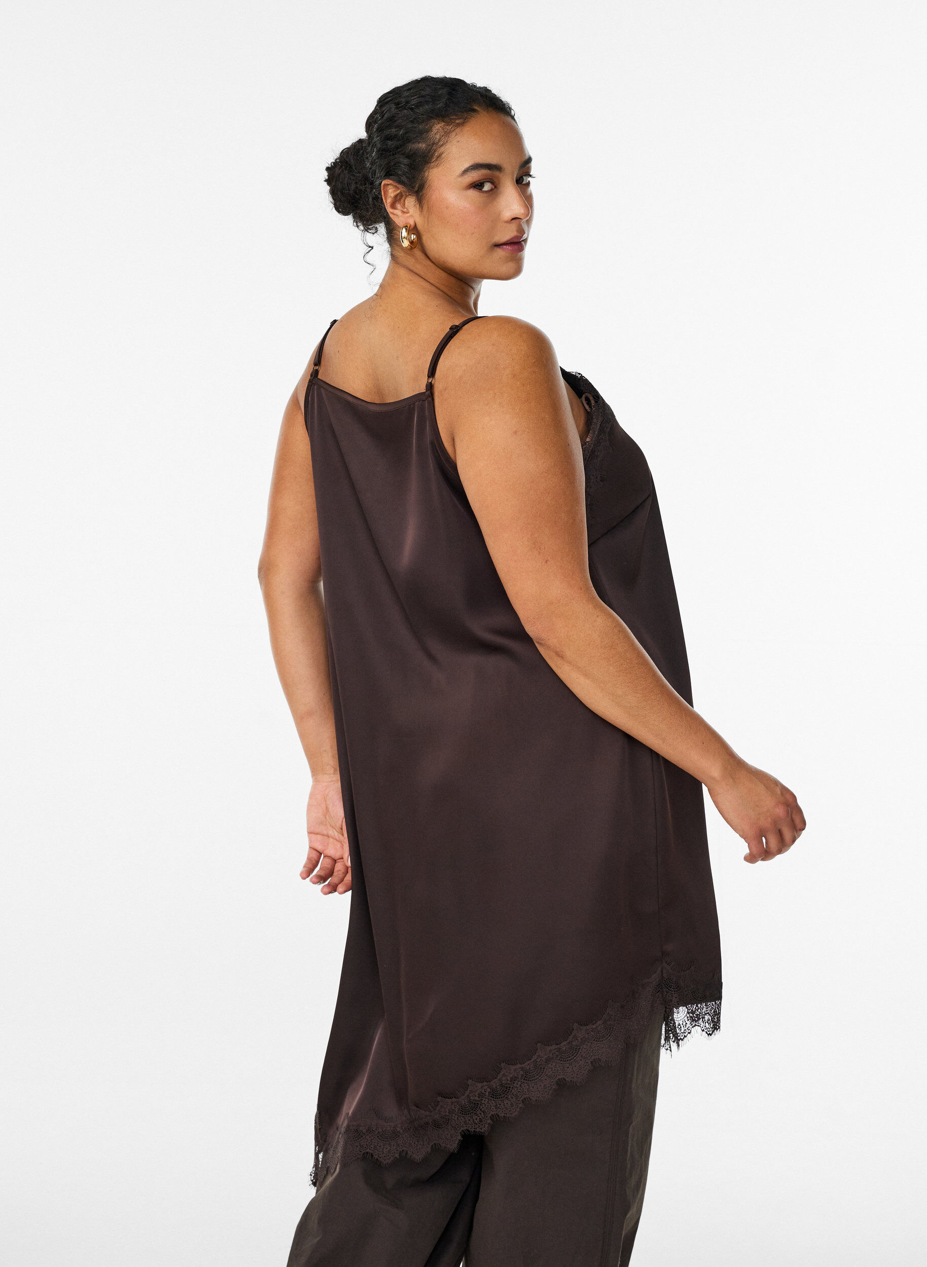Zizzi Spitzenkleid in Satinoptik, Braun, Model image number 2