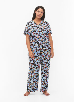 Bedrucktes Pyjama-Oberteil aus Viskose, Black Blue Flower, Model image number 2