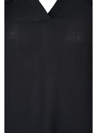Viskosebluse mit 3/4 Ärmeln und Spitzendetails, Black, Packshot image number 2