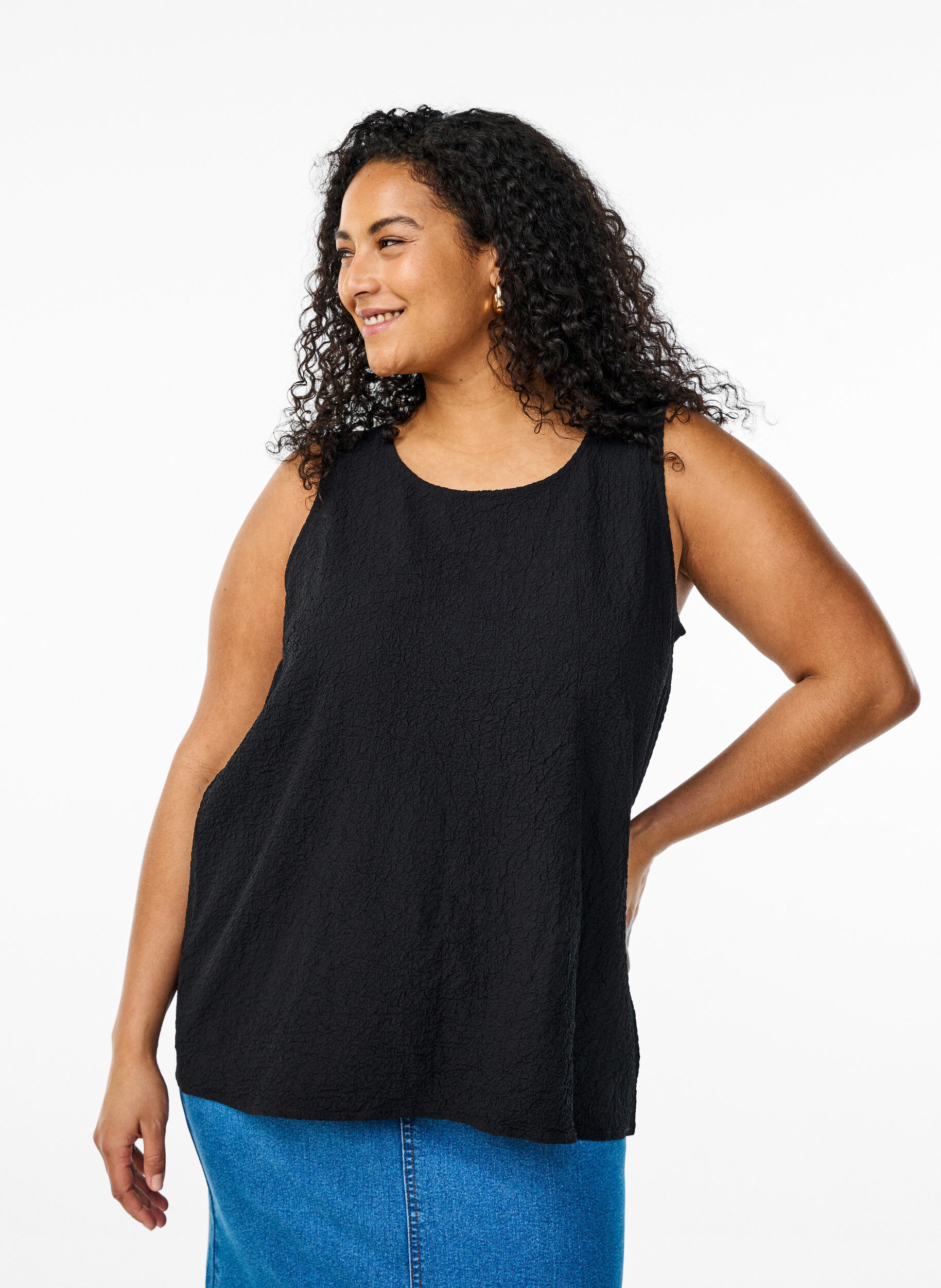 &Auml;rmelloses Top mit Struktur, Schwarz, Model