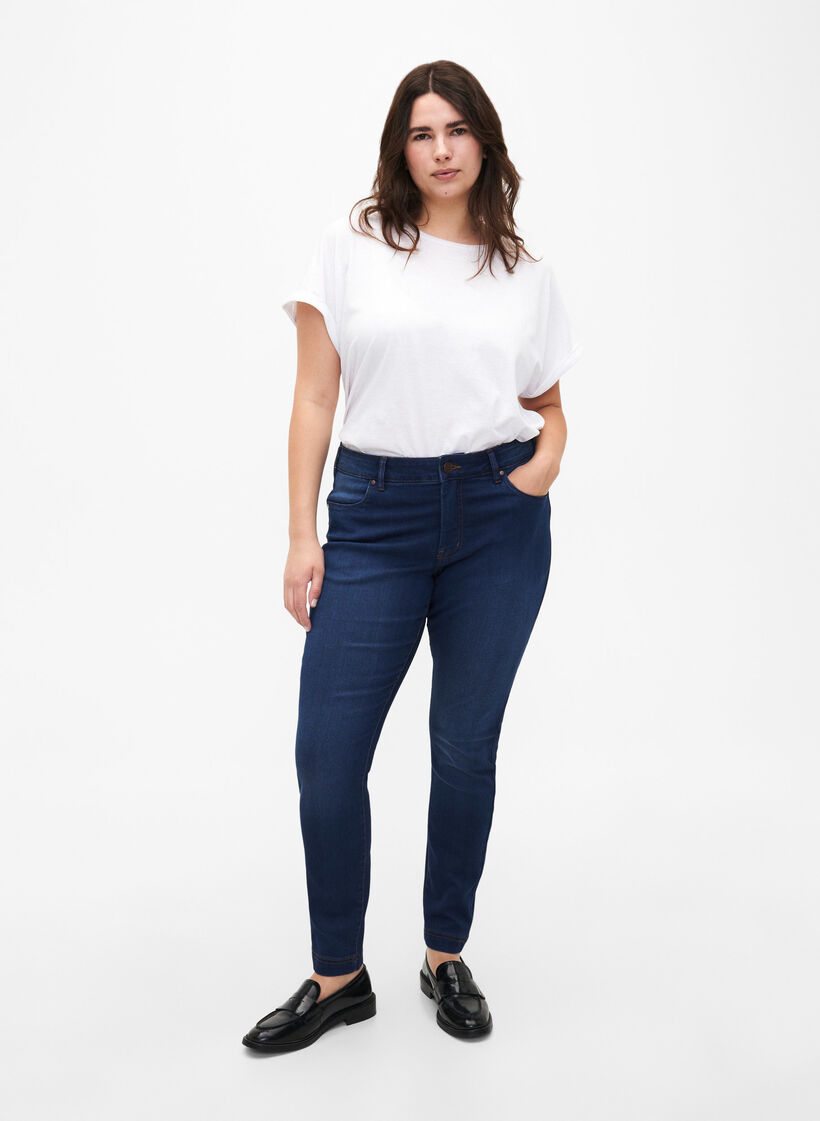Viona Jeans mit normaler Taille, Blau, Model image number 0