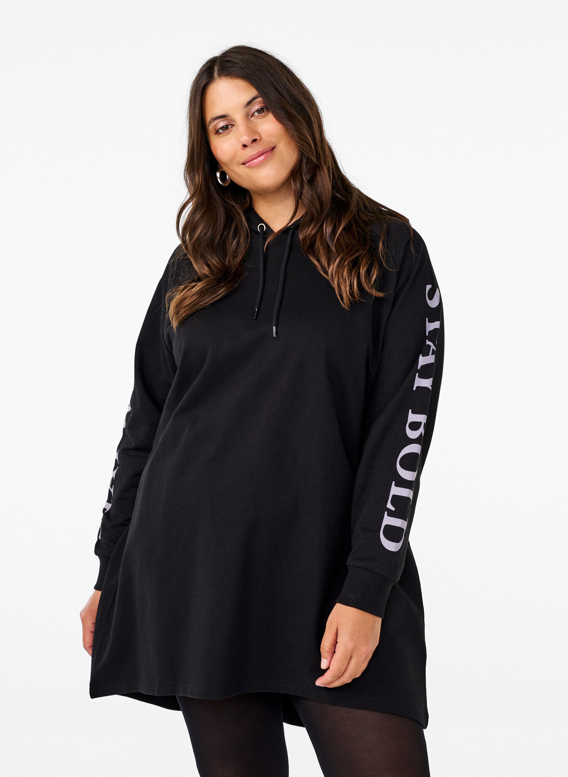 Zizzi Oversize-Sweatshirt mit Print an den &Auml;rmeln, Black w. Silver, Model image number 0