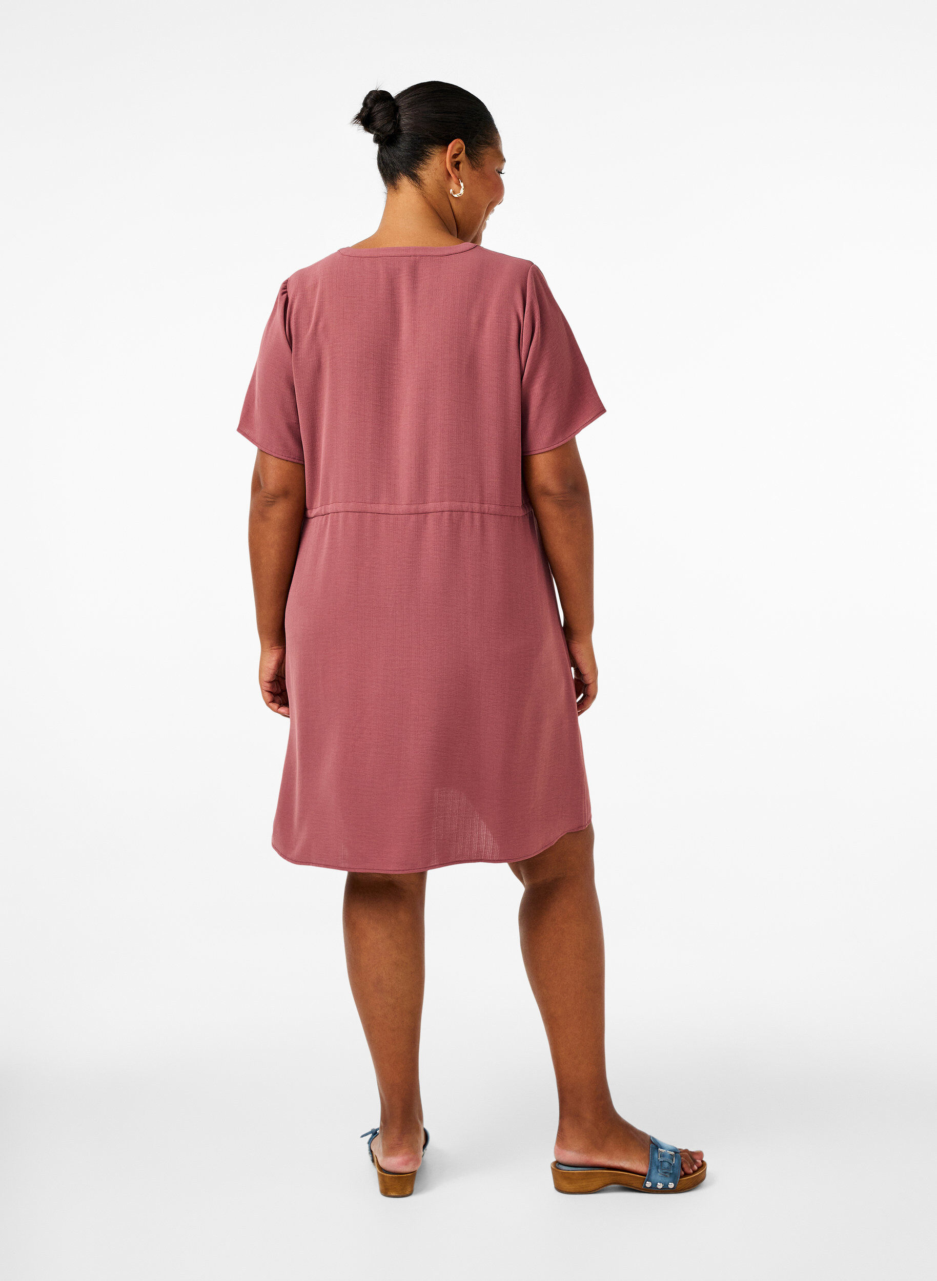 Zizzi Kurz&auml;rmliges Kleid mit Bindeband an der Taille, Rose Brown, Model image number 1