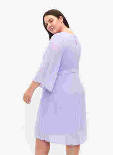 Plissiertes Kleid mit 3/4-Ärmeln, Lavender, Model image number 1