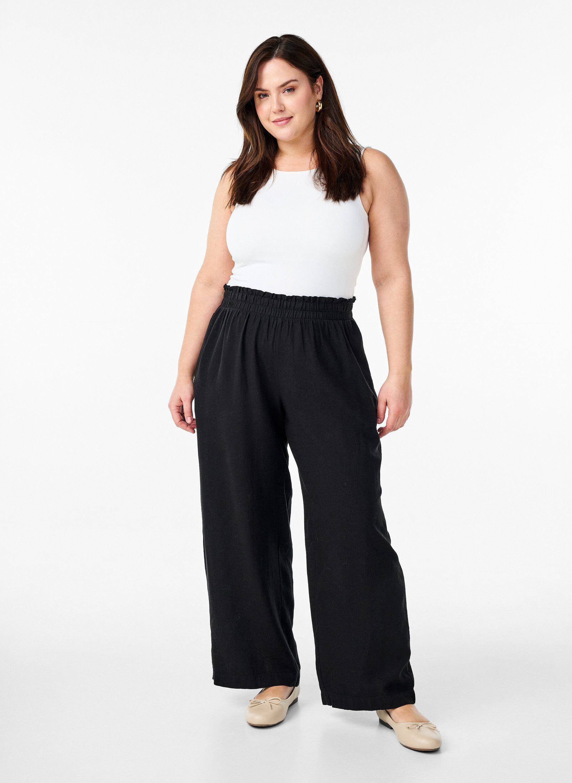 Zizzi Lockere Hose aus Leinen und Viskose, Schwarz, Model image number 0