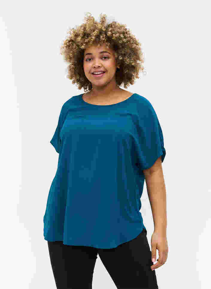 Bluse mit kurzen Ärmeln und Rundhalsausschnitt, Moroccan Blue, Model