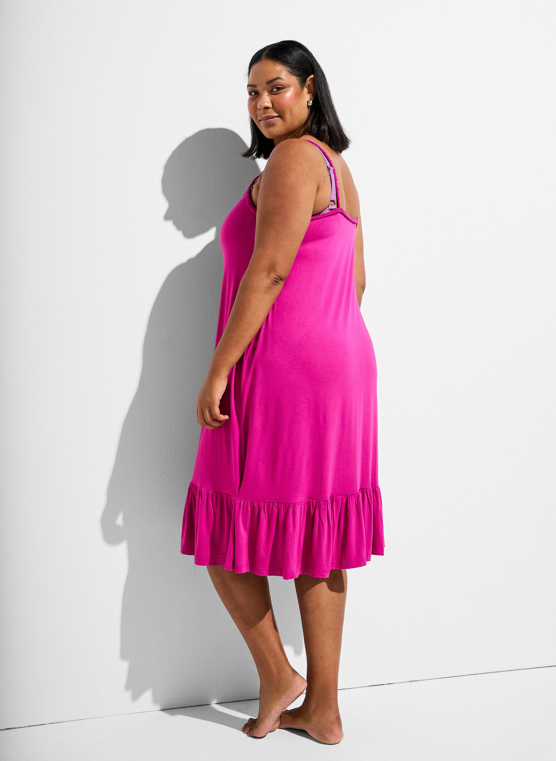 Zizzi Strandkleid aus Viskose mit geflochtenen Tr&auml;gern, Pink, Model image number 1