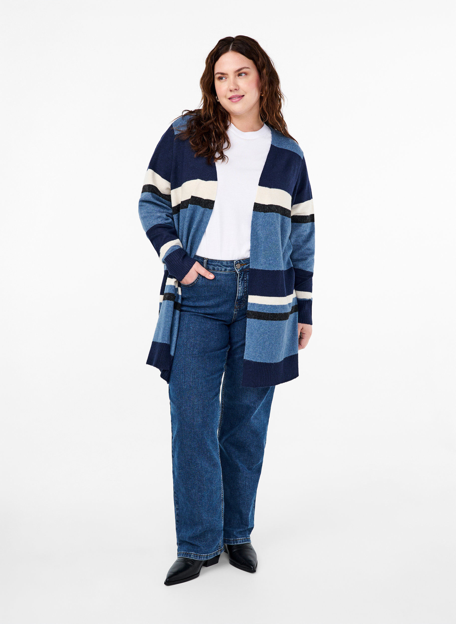 Zizzi Lange Strickjacke mit breiten Streifen, Blau, Model image number 1