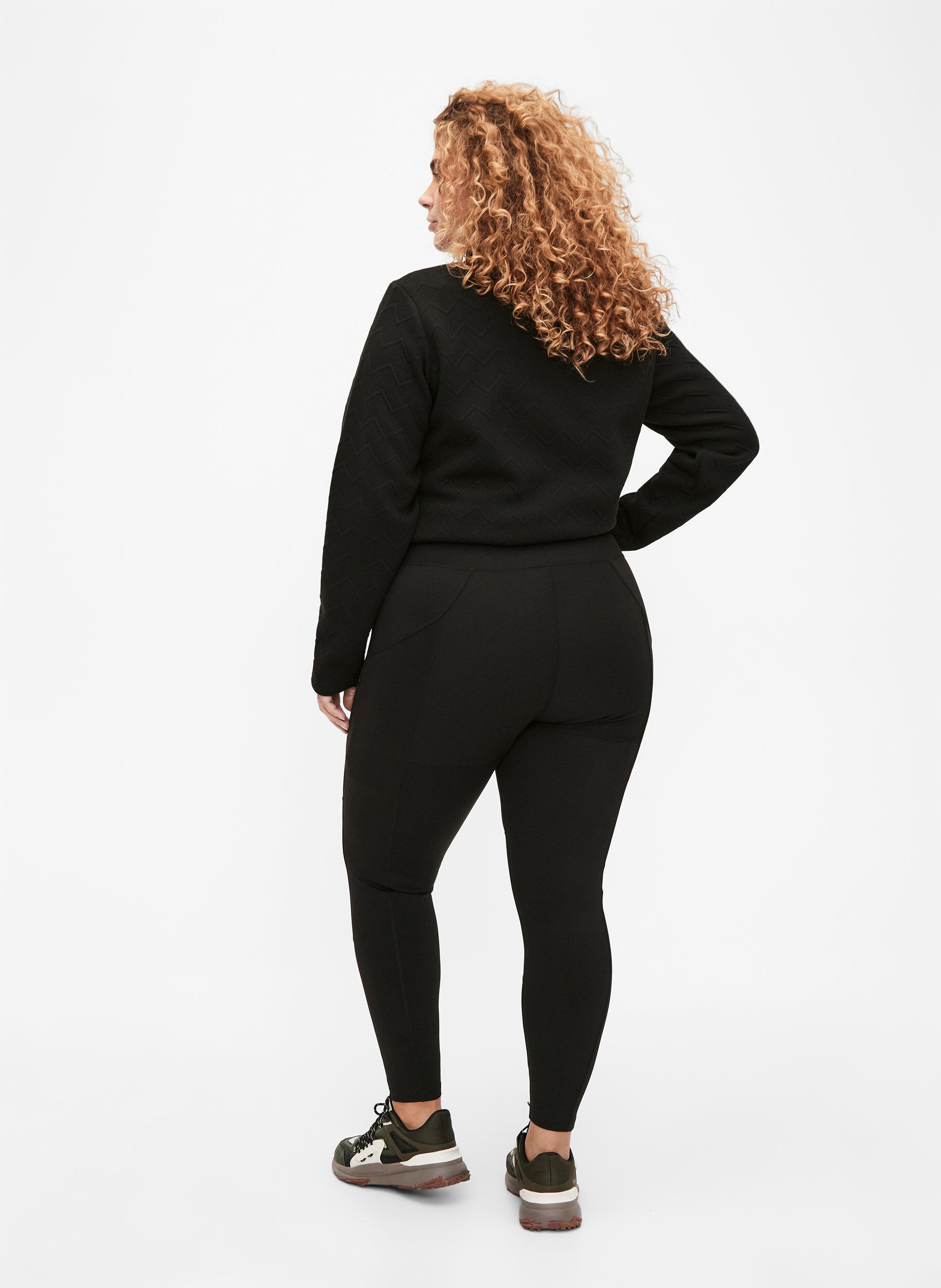 Zizzi Dehnbare und strapazierf&auml;hige Sport-Leggings mit Taschen, Black, Model image number 1