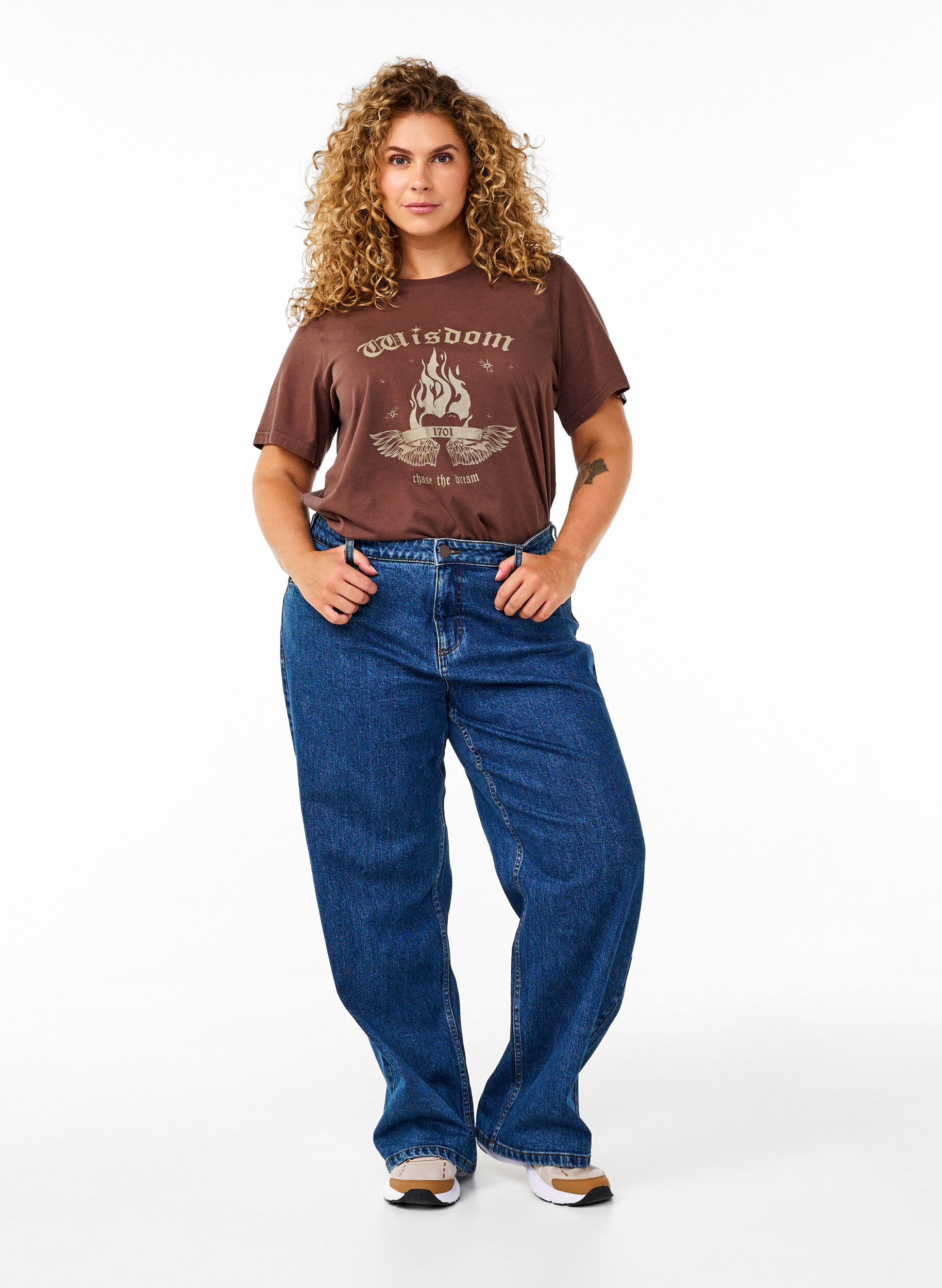 Jeans mit weitem Bein und hohem Bund, Blau, Model