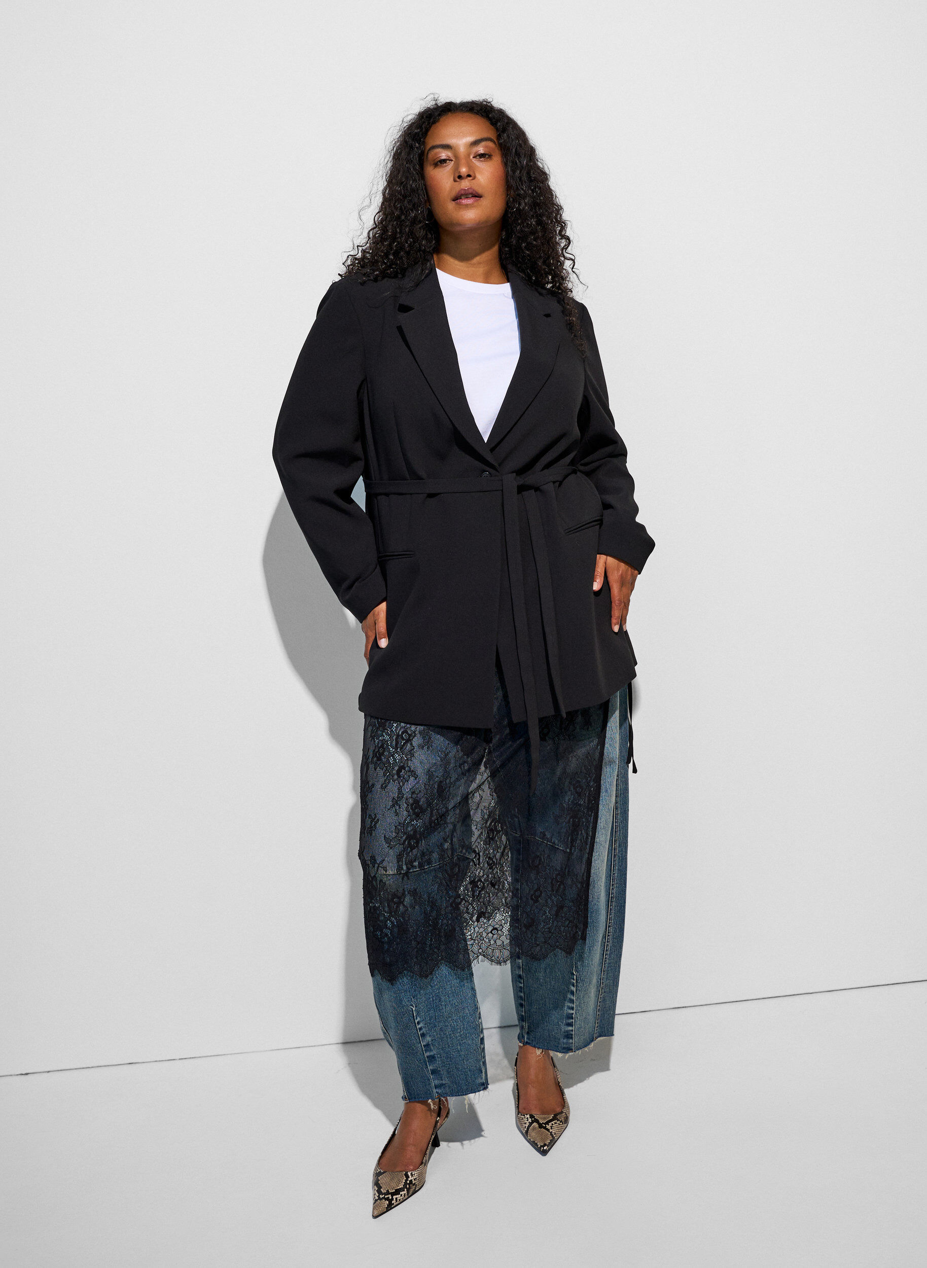 ZizziBlazer mit abnehmbarem Bindeg&uuml;rtel, Schwarz, Model image number 1