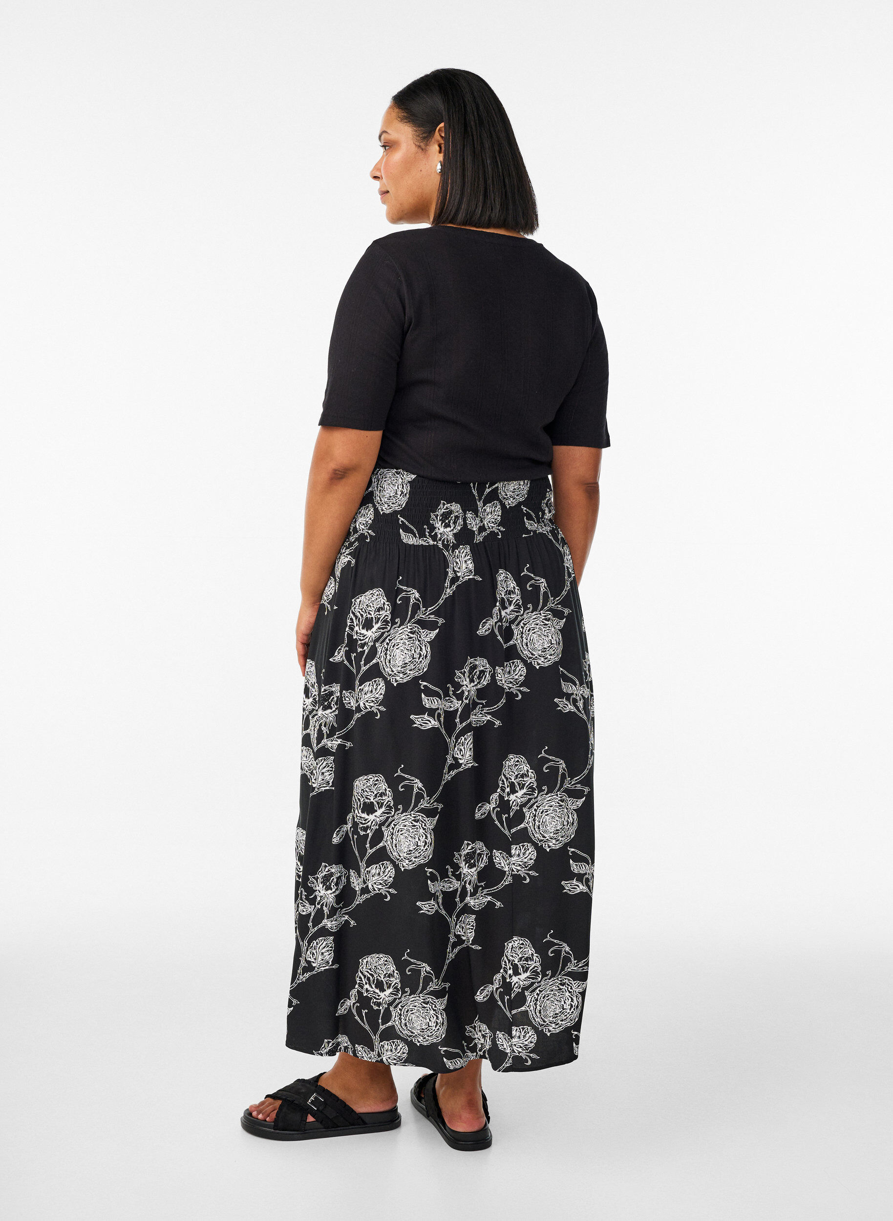 ZizziMaxirock aus Viskose mit Smock, Schwarz, Model image number 1