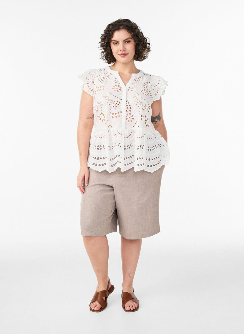 &Auml;rmellose Bluse aus Lochstickerei mit R&uuml;schen, Wei&szlig;, Model image number 1