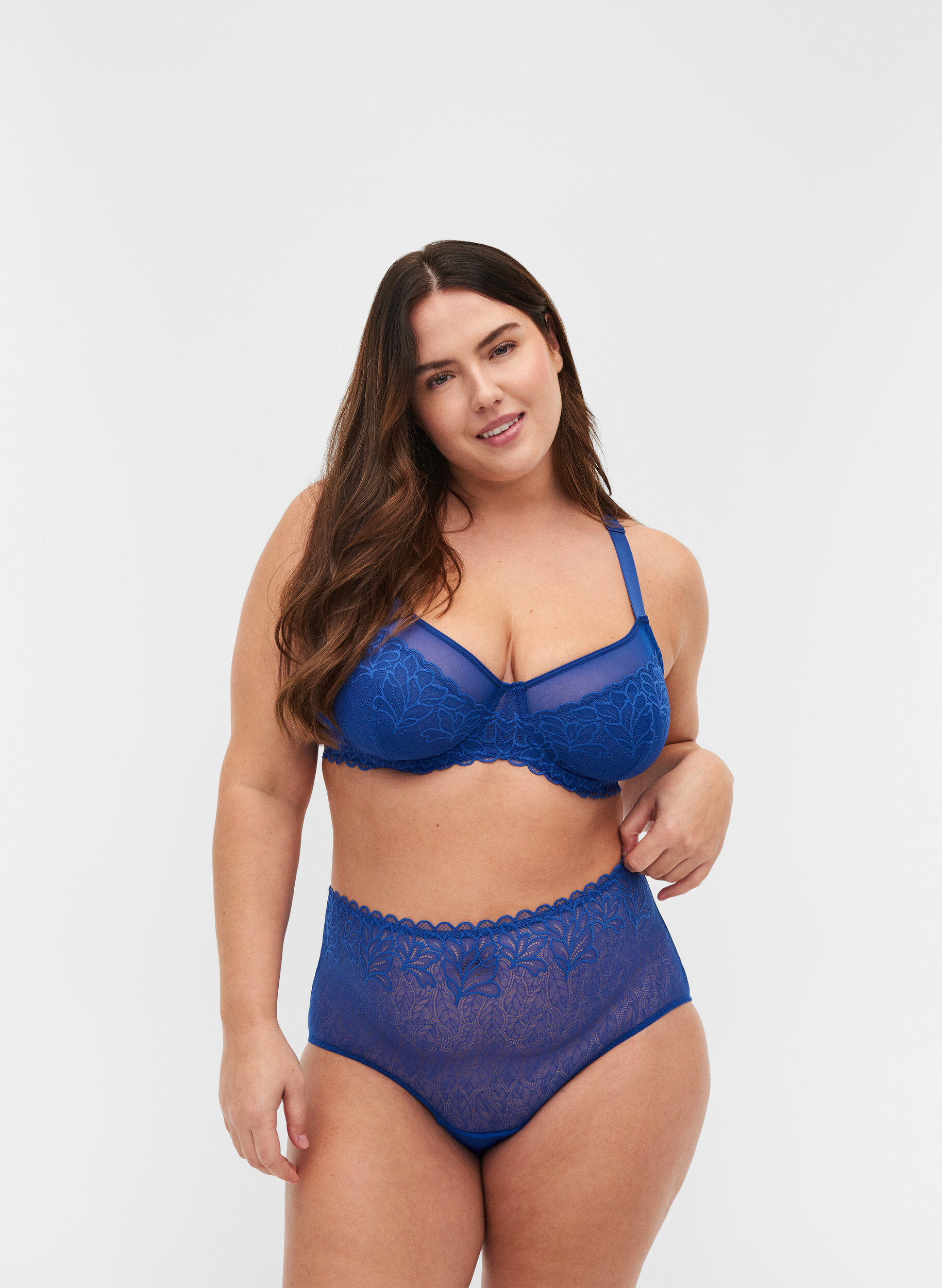 Zizzi Spitzenslip mit extra hoher Taille, Surf the web, Model image number 0