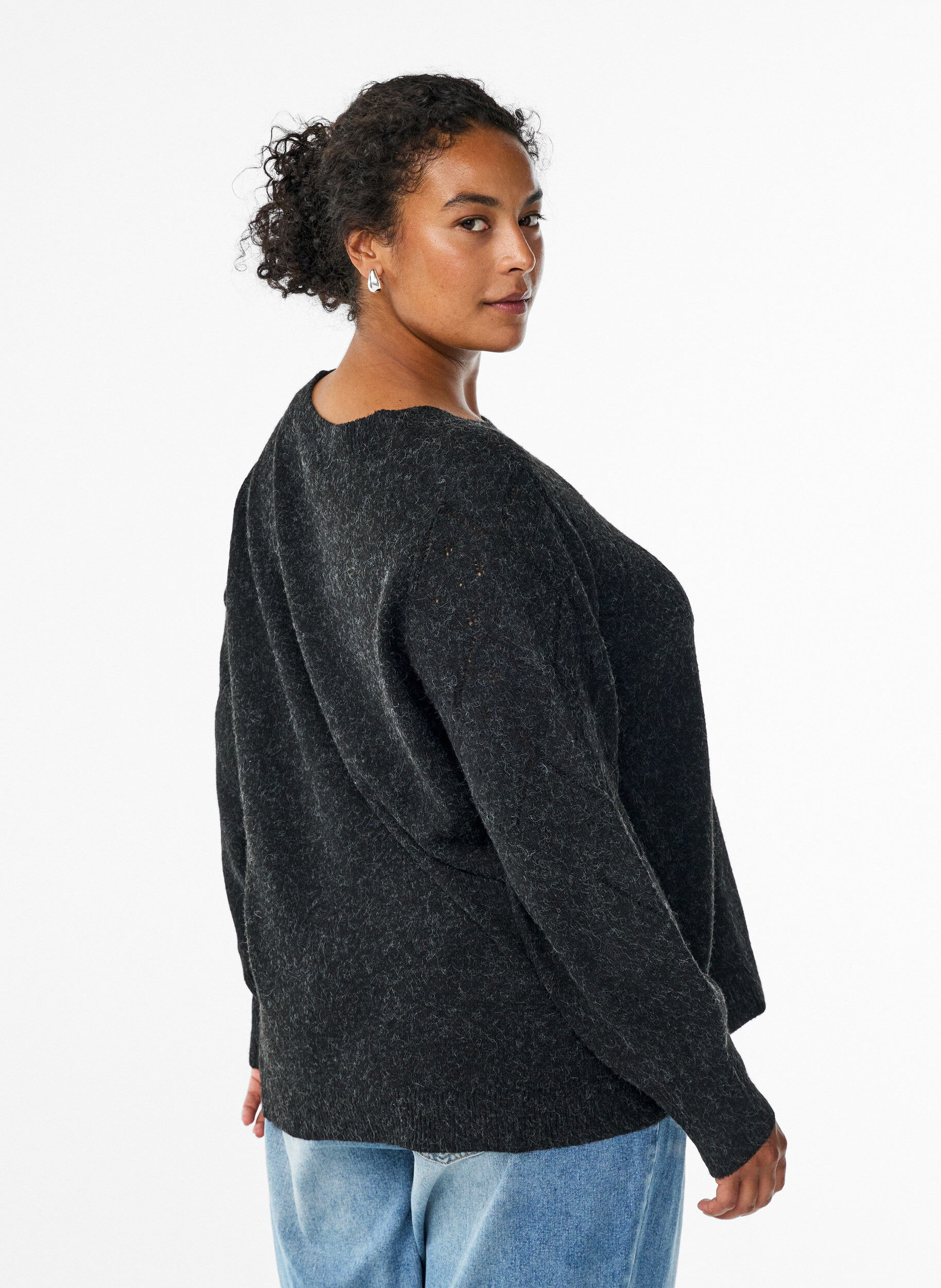 Zizzi Stricktop mit Lochmuster und Ballon&auml;rmeln, Grau, Model image number 2