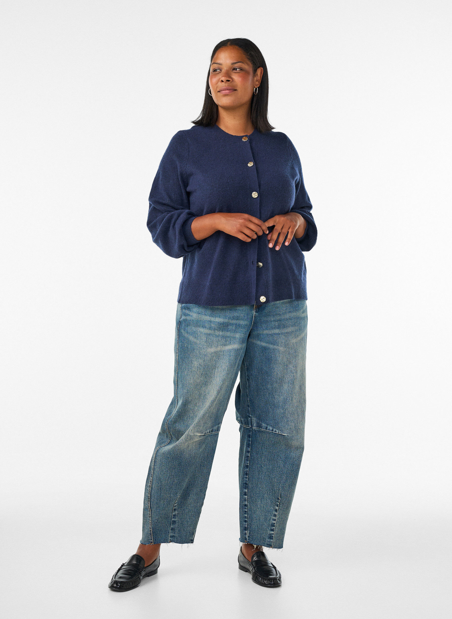 ZizziStrickjacke aus weichem Strick mit goldfarbenen Kn&ouml;pfen, Blau, Model image number 1