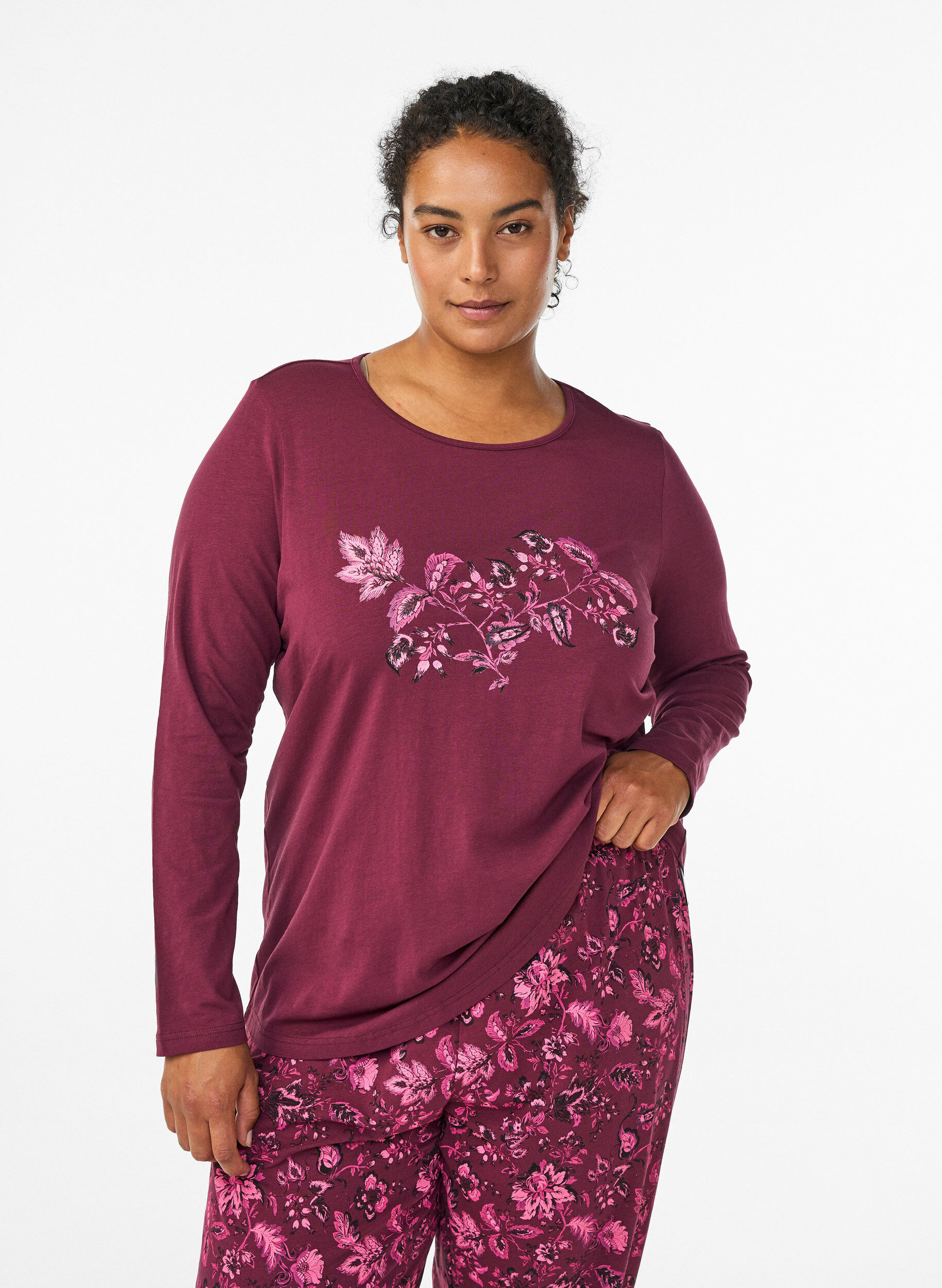 ZizziNachtshirt aus Baumwolle mit Print auf der Vorderseite, Rot, Model image number 0