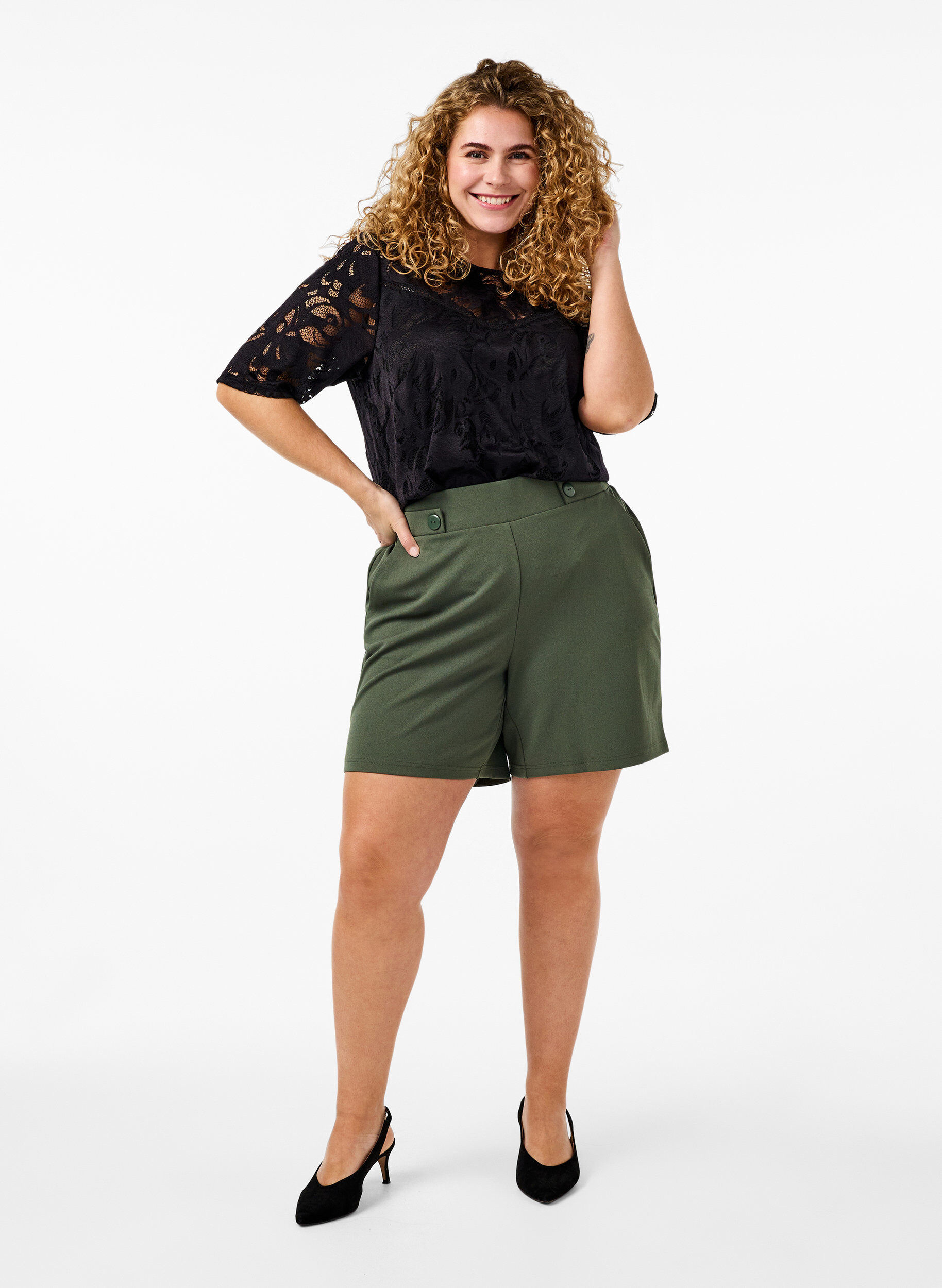 Zizzi Bluse mit Spitze und kurzen &Auml;rmeln, Black, Model image number 2