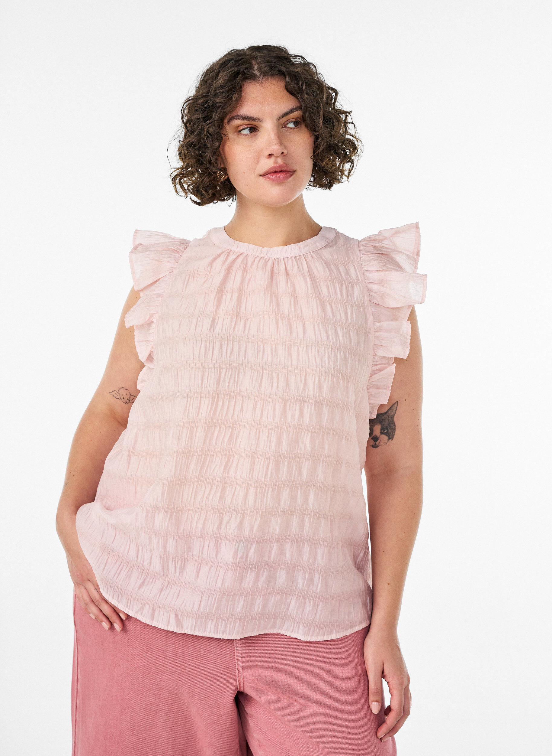 &Auml;rmellose Bluse mit Struktur und R&uuml;schen, Rot, Model