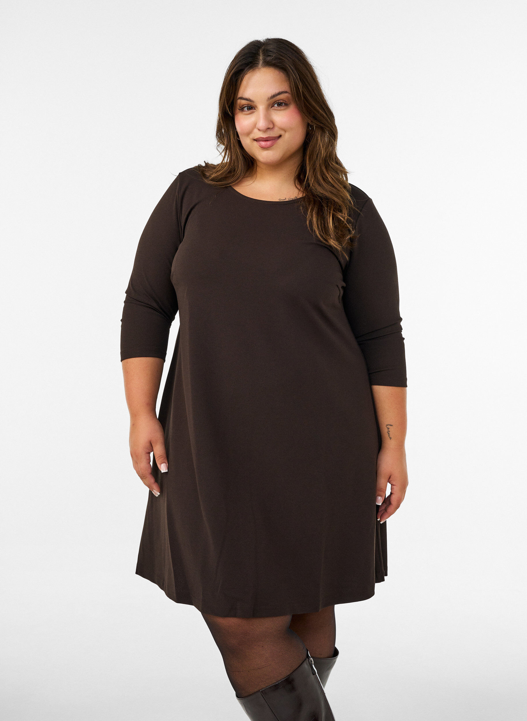 ZizziKurzes Kleid in A-Linien-Form und mit 3/4-&Auml;rmeln, Braun, Model image number 0