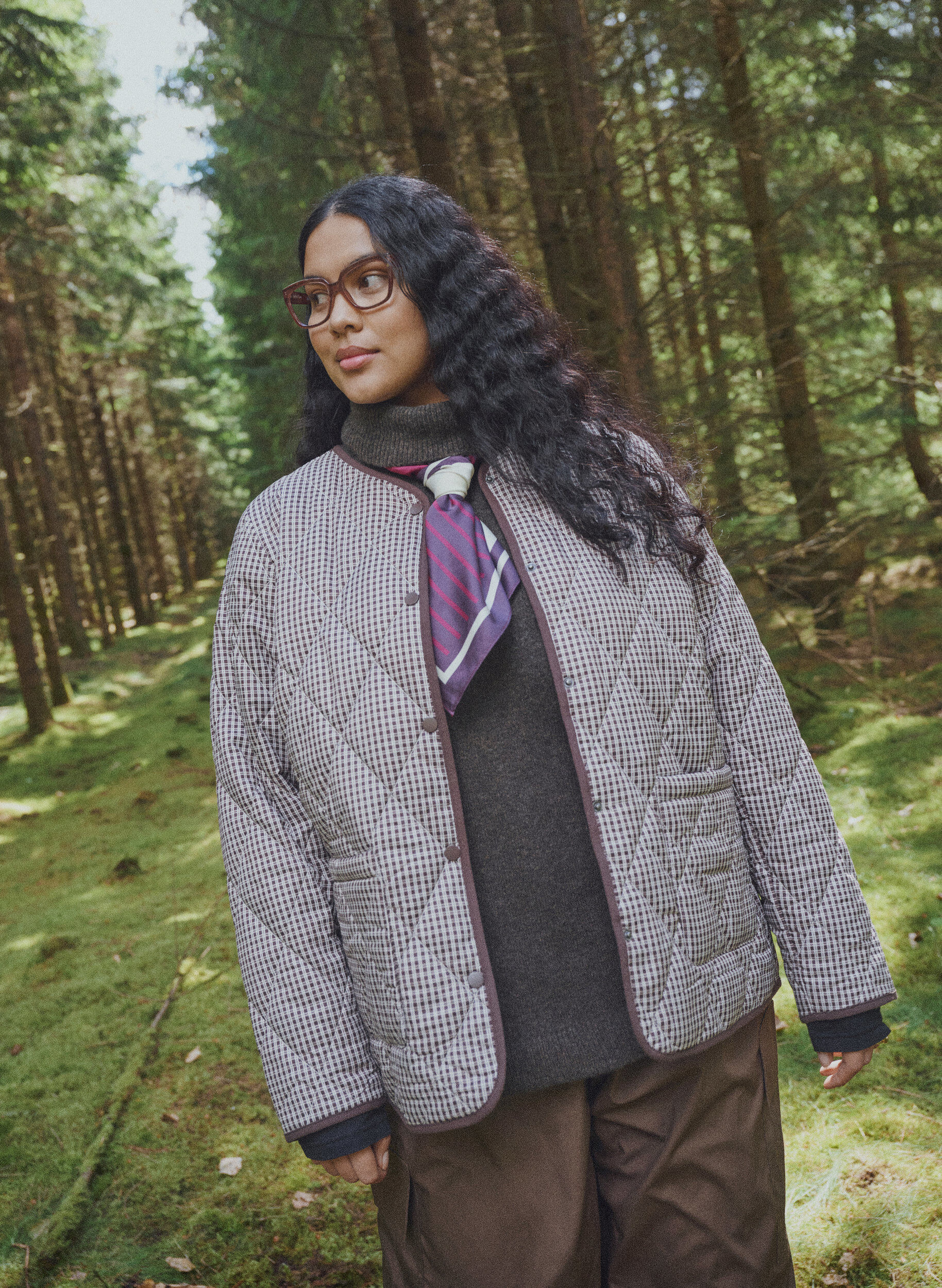 Steppjacke mit kleinem Karomuster und Kontrastbesatz