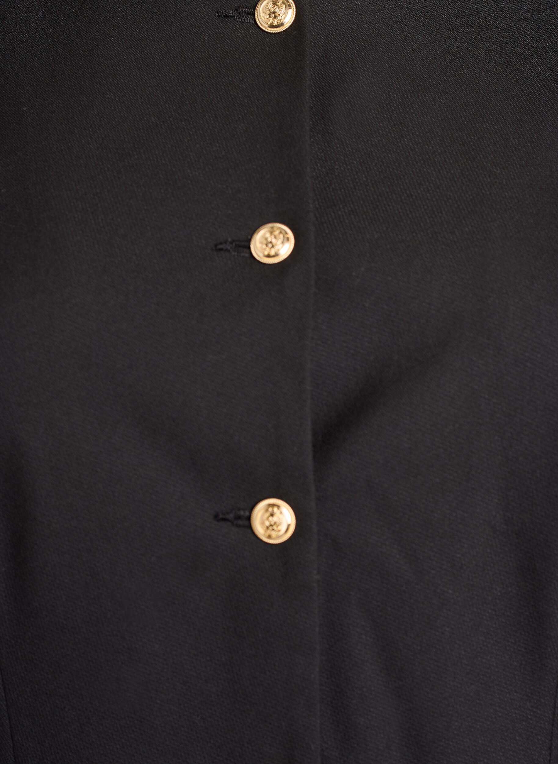Zizzi Kurze Jacke mit goldfarbenen Kn&ouml;pfen, Schwarz, Packshot image number 2