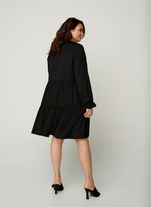 Kleid mit Falten und Binde-Detail, Black, Model image number 1
