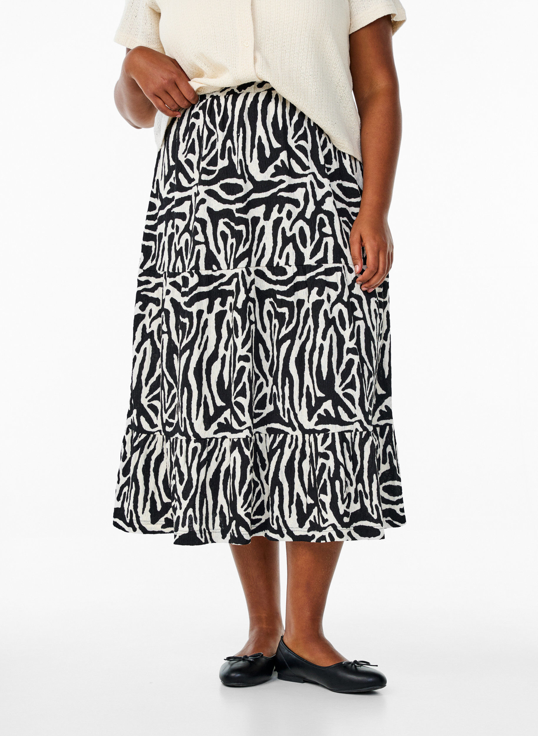 Zizzi Langer Rock mit Zebraprint, Black w. White Zebra, Model image number 2