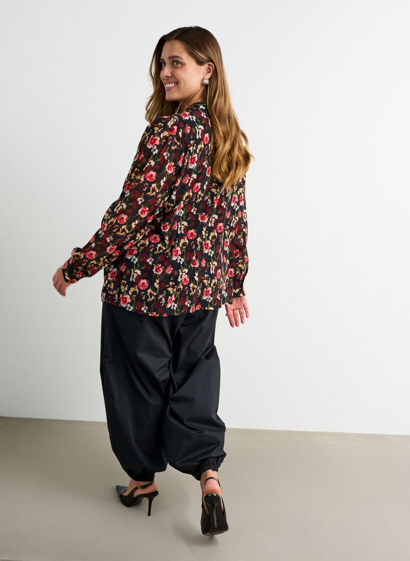 Bluse mit Allover-Print und kurzer Knopfleiste, Rot, Model image number 2