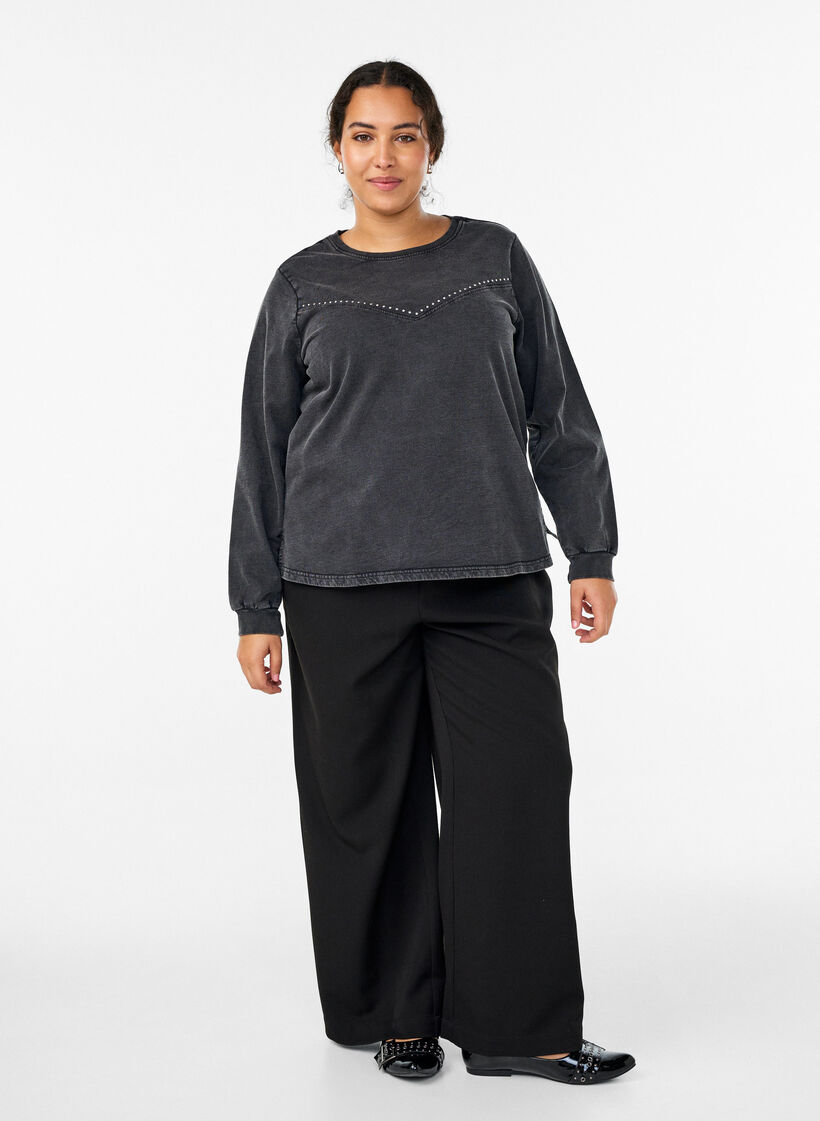 Sweatshirt mit Strasssteinen und Washed-Optik, Grau, Model image number 1