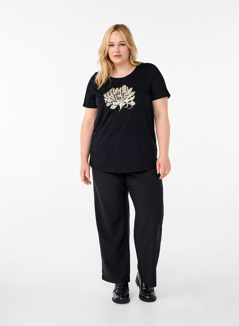 T-Shirt mit Motiv, Black w. Flower, Model image number 2
