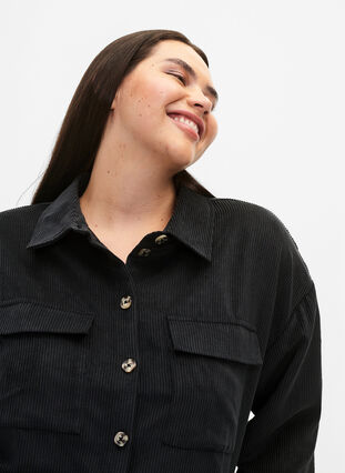 Langärmliges Shirt aus Samt mit Brusttaschen, Black, Model image number 2