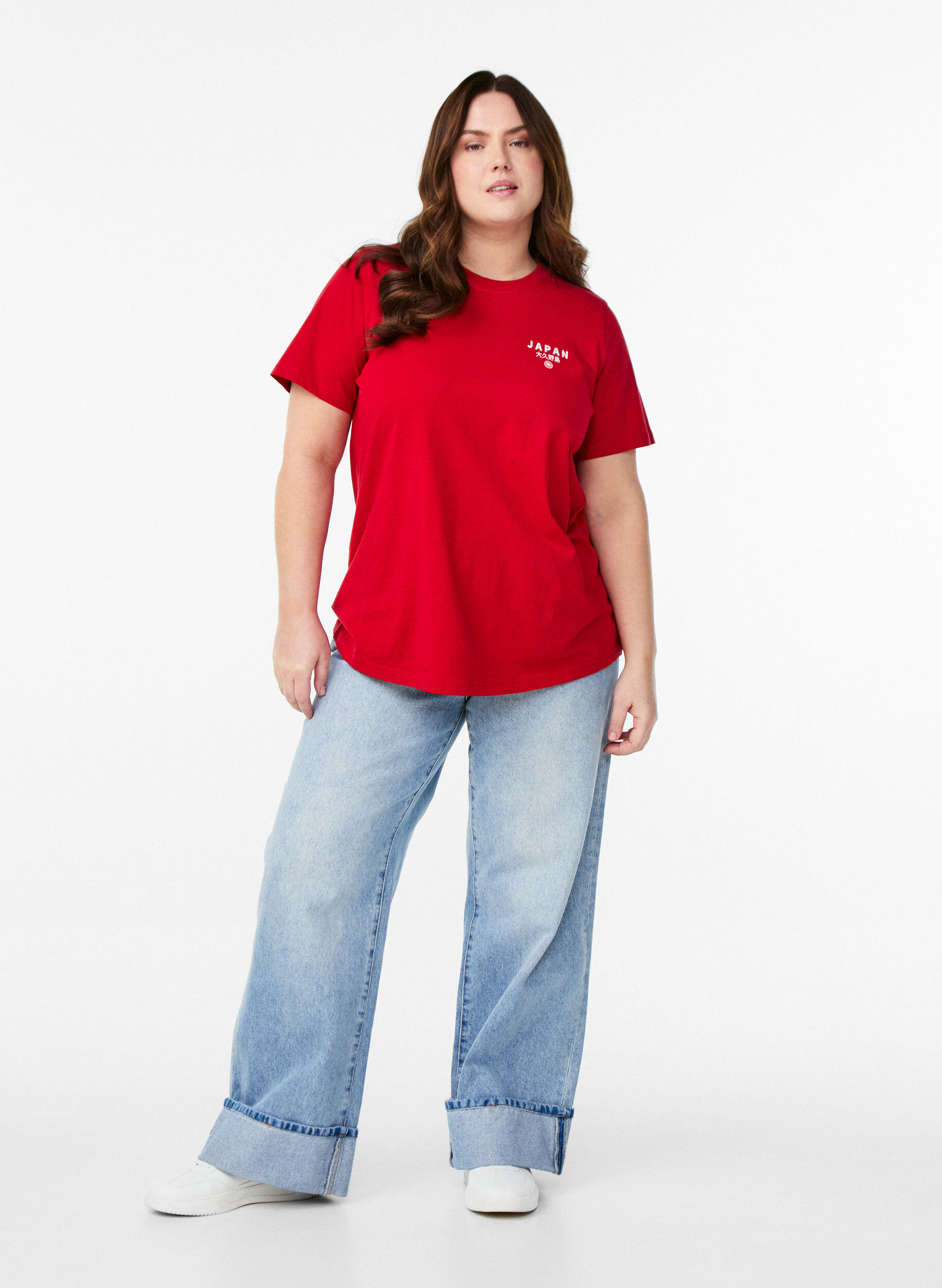 Zizzi Basic-T-Shirt aus Baumwolle mit Rundhalsausschnitt, Rot, Model image number 1