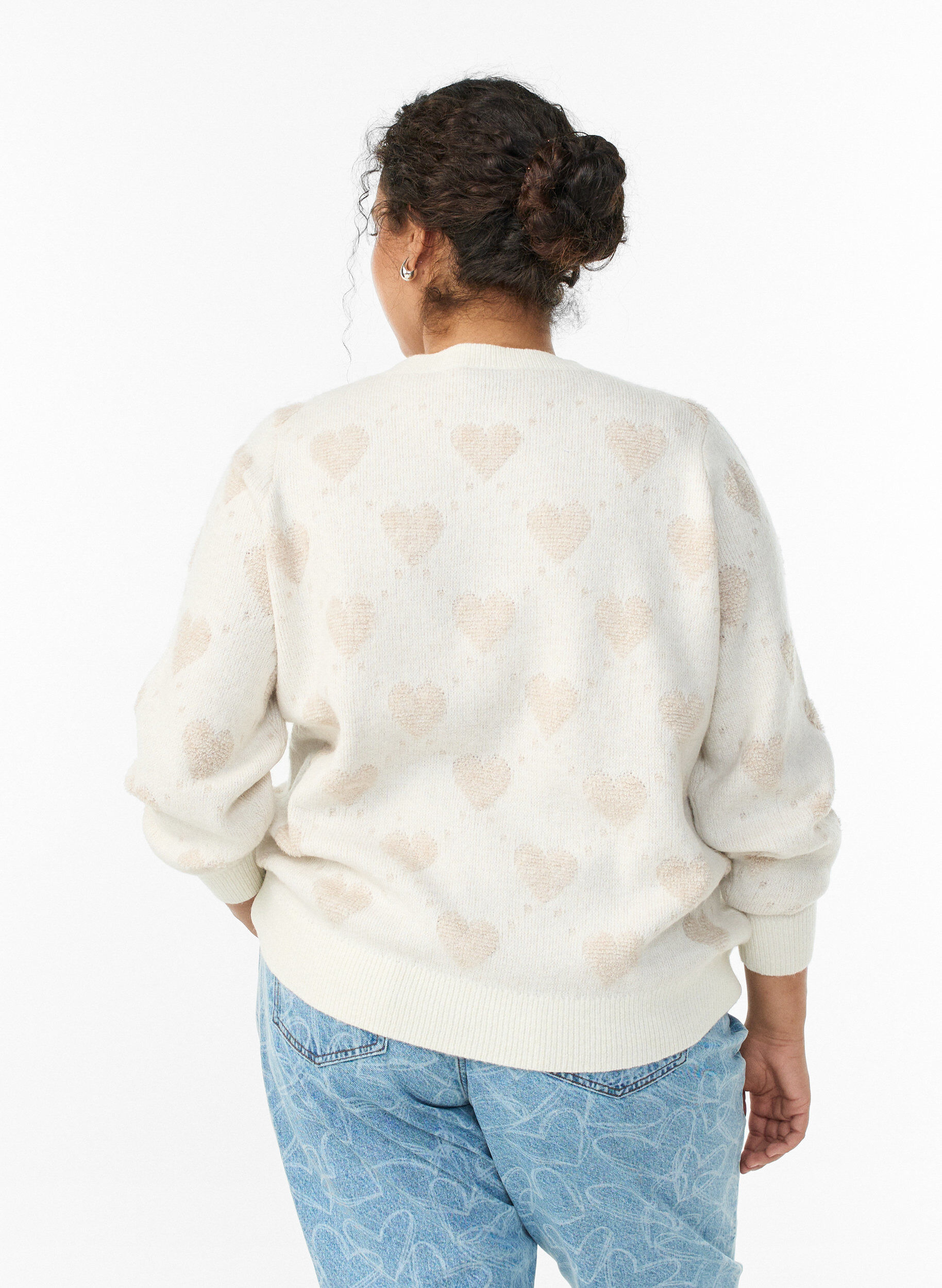 Zizzi Strickjacke mit Herzen und goldenen Kn&ouml;pfen, Beige, Model image number 2