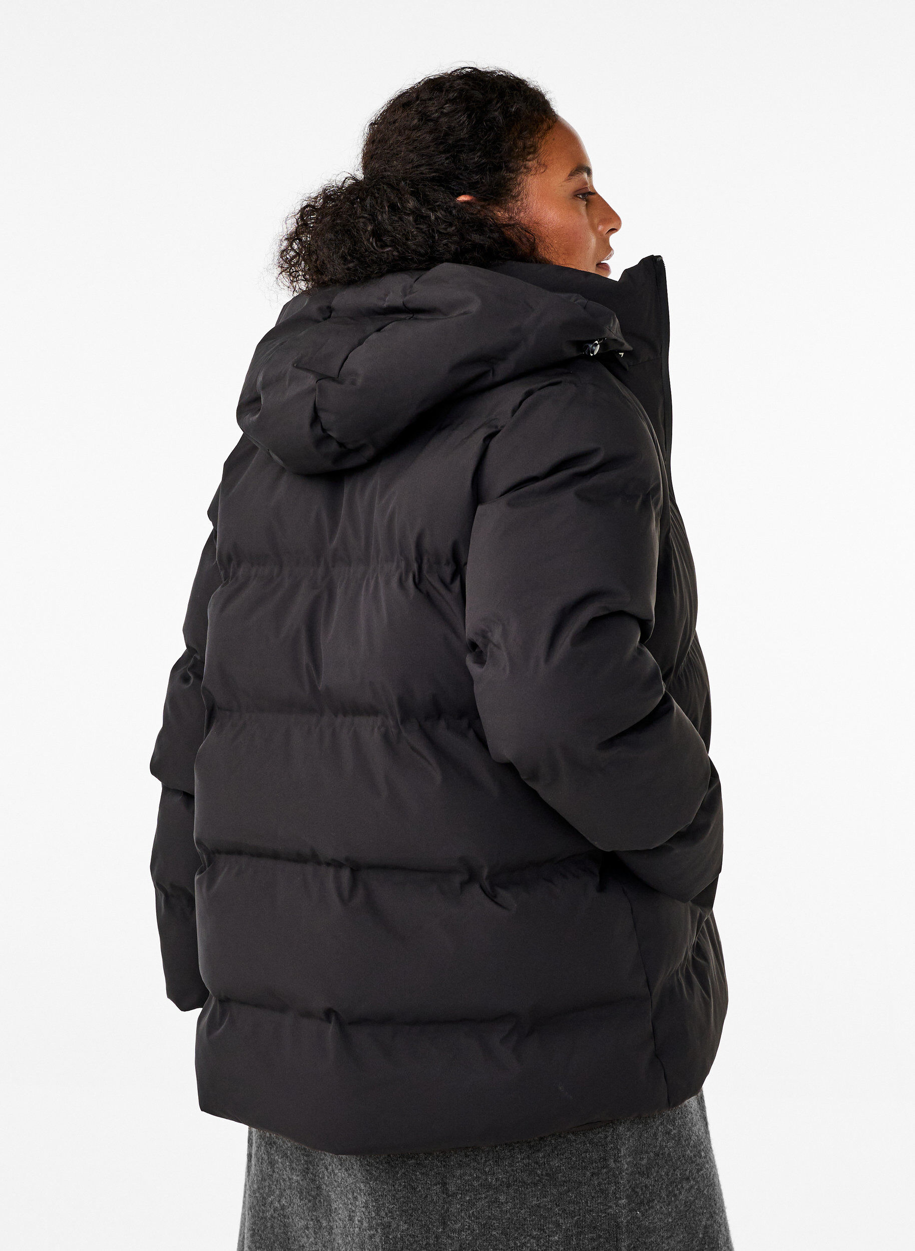 Zizzi Kurze Steppjacke mit Kapuze, Schwarz, Model image number 2