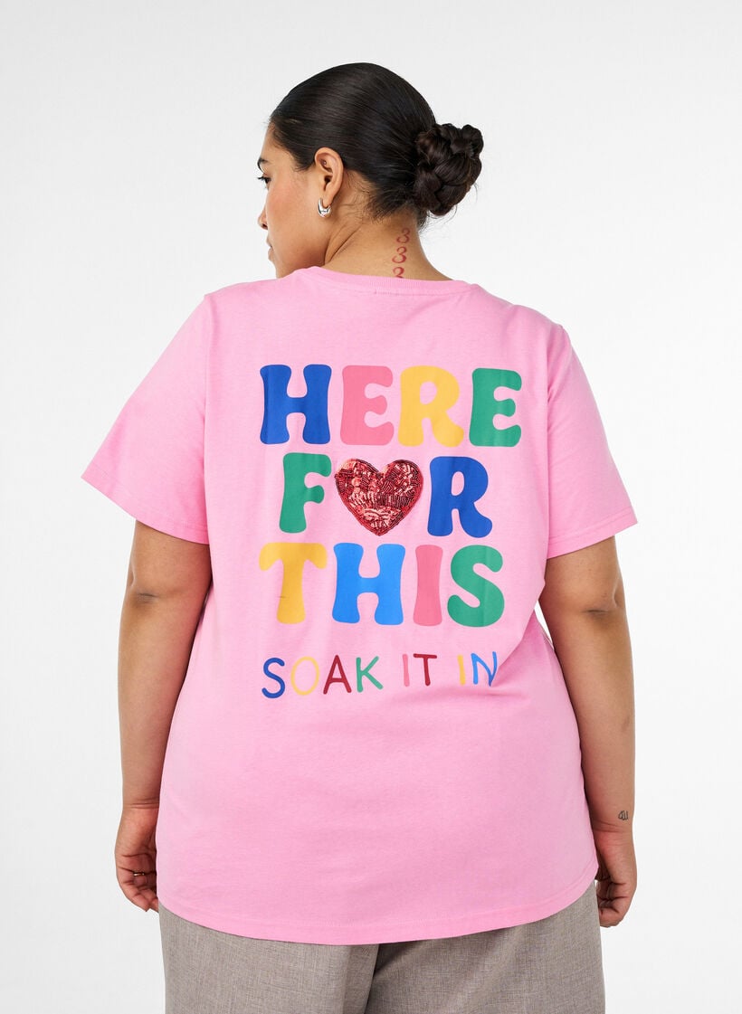 T-Shirt mit Pailletten-Herz und buntem R&uuml;ckenprint, Pink, Model image number 2