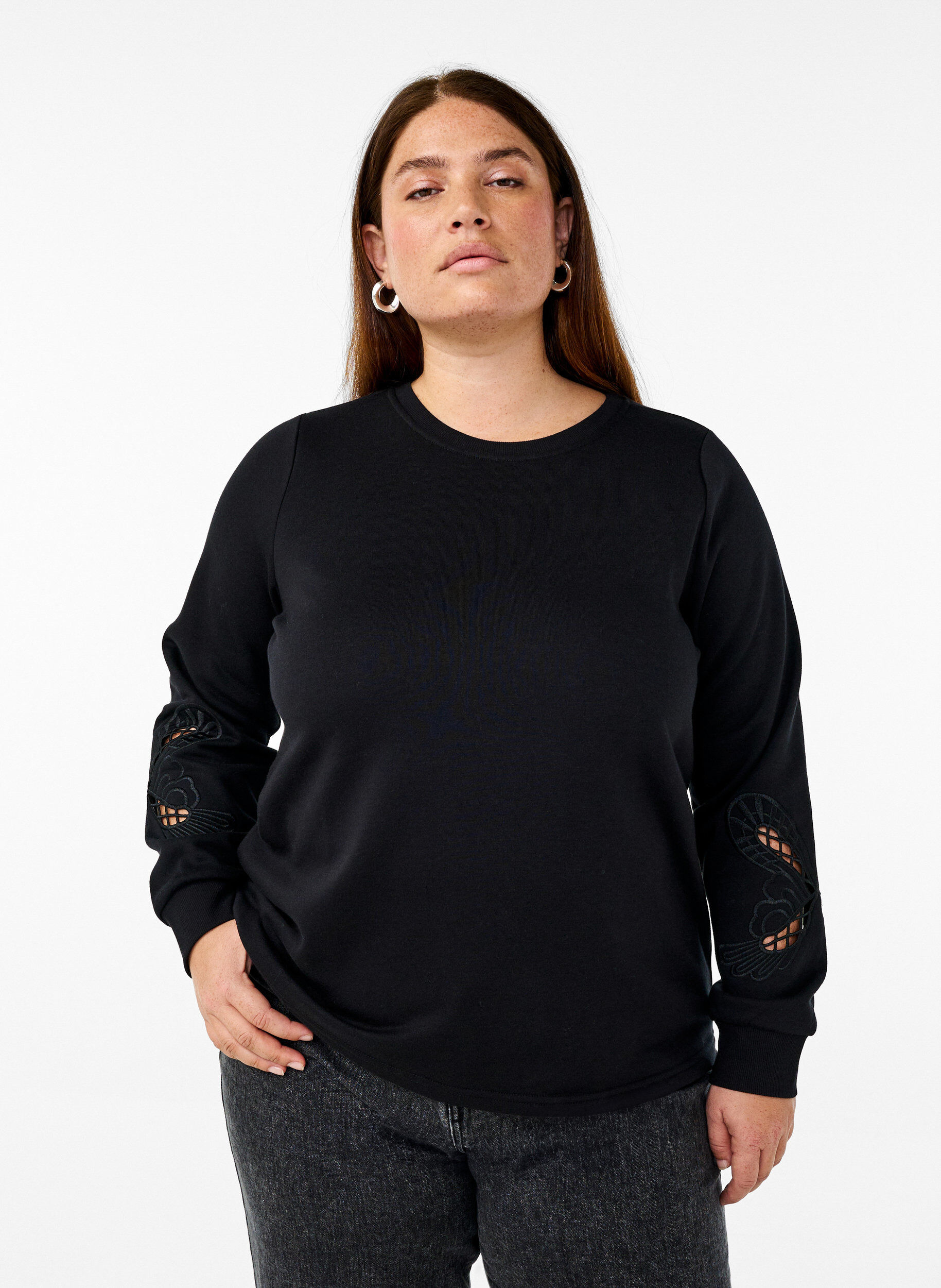 Zizzi Sweatshirt mit aufgestickten Cut-Outs, Black, Model image number 0