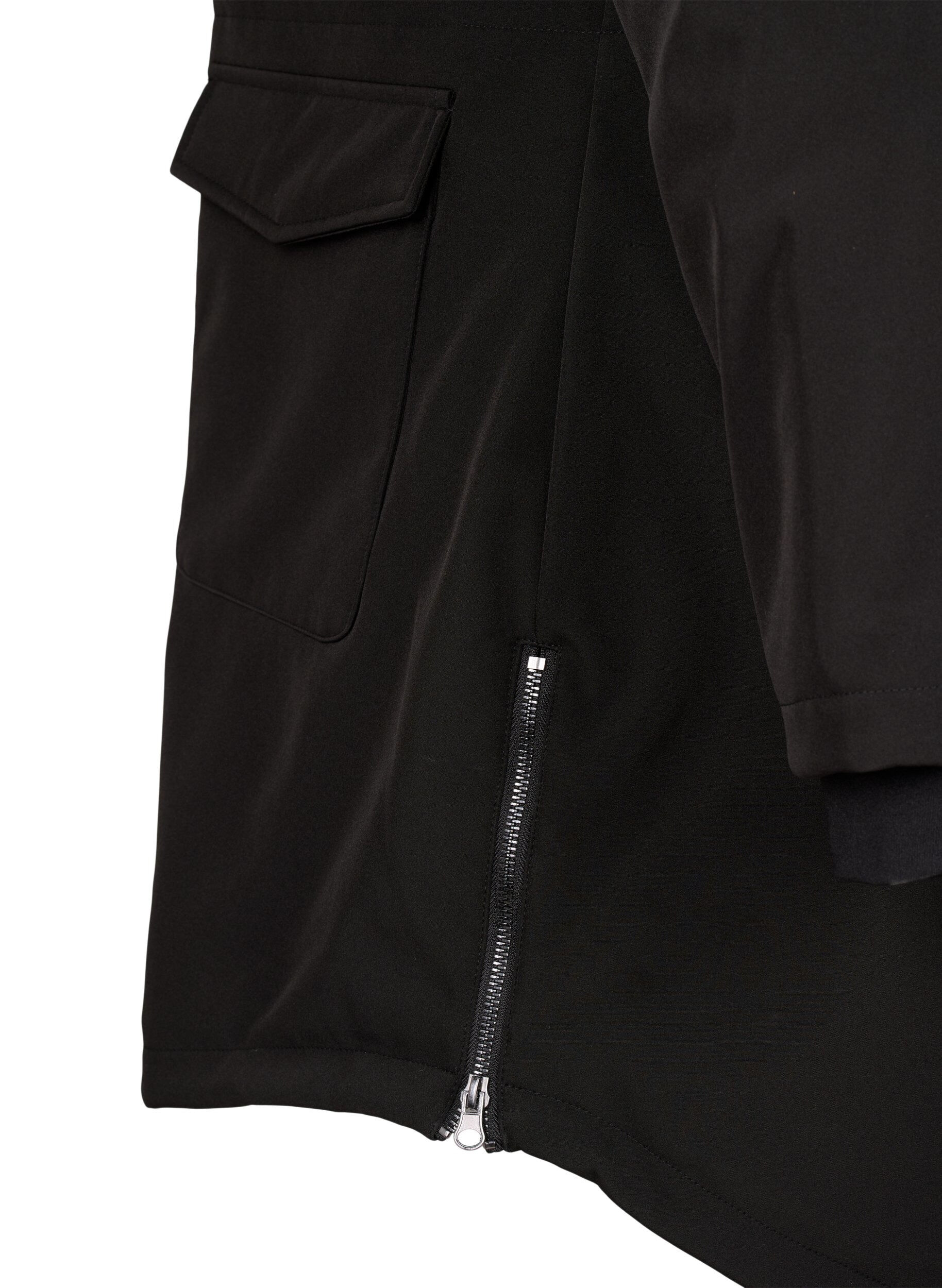 Zizzi Wasserabweisende Softshell-Jacke mit Steppfutter, Schwarz, Packshot image number 4