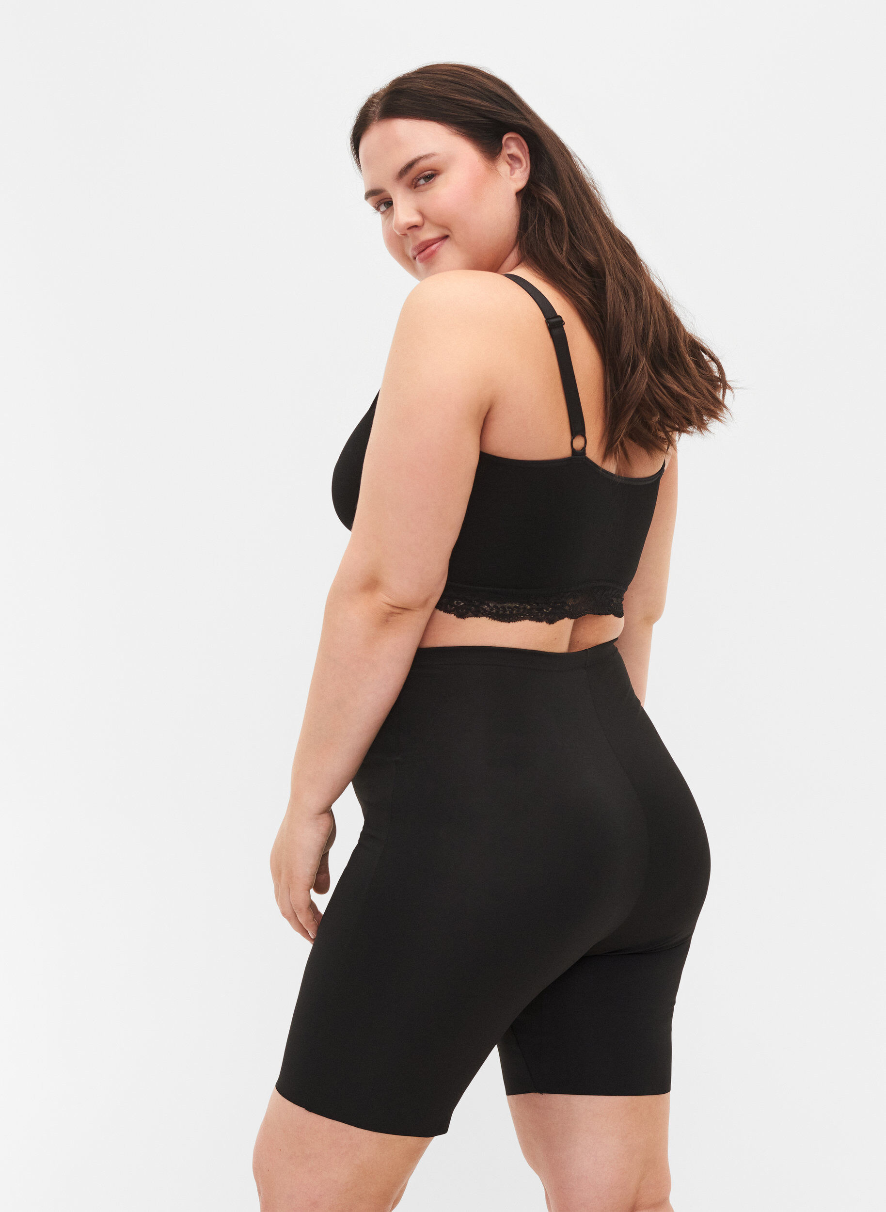 ZizziLight Shapewear Shorts mit hoher Taille, Schwarz, Model image number 1