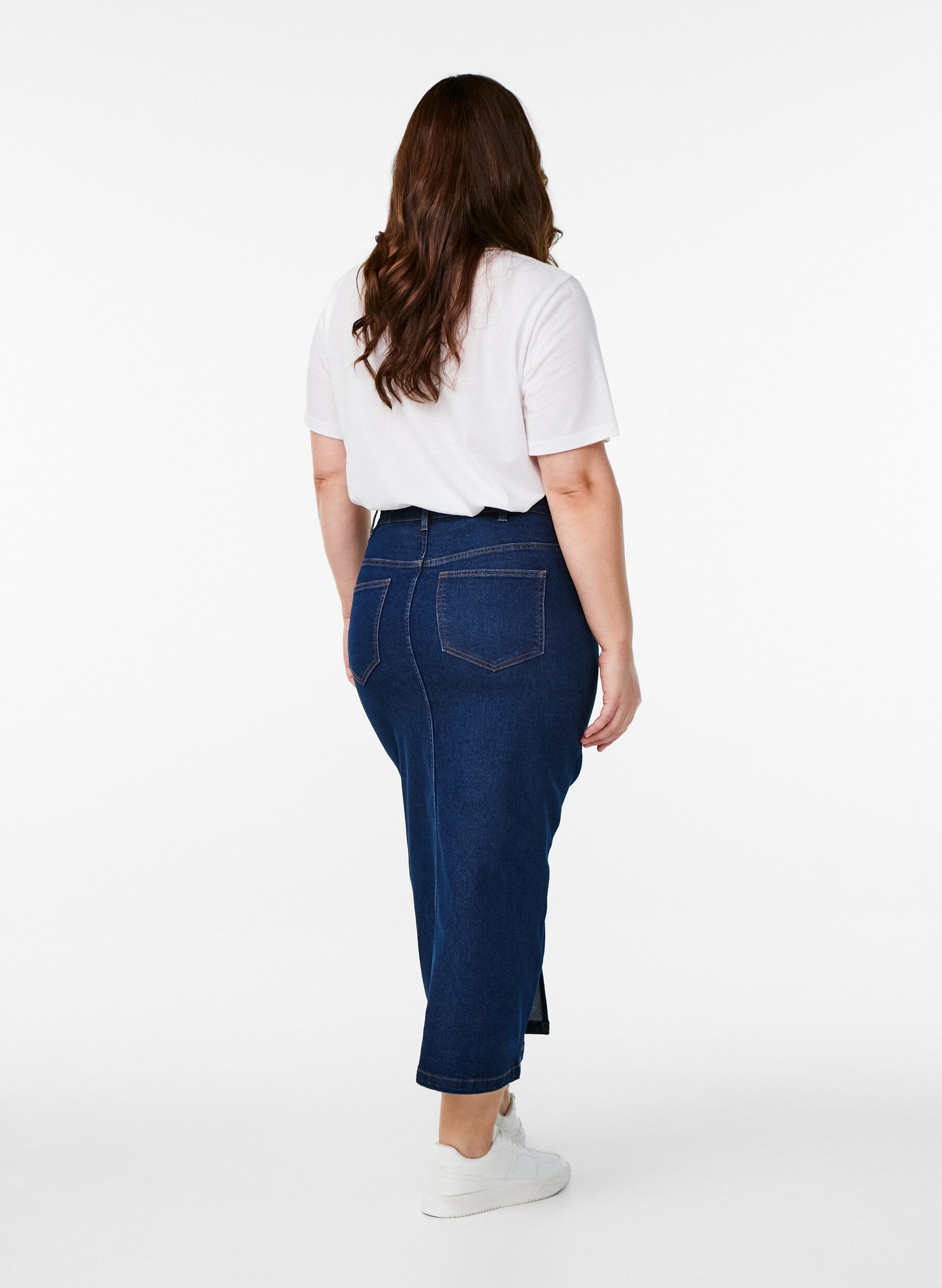 Zizzi FLASH - Midi-Jeansrock mit vorderem Schlitz, Blau, Model image number 1