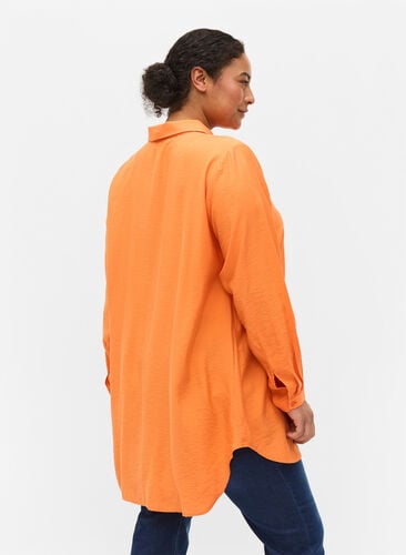 Lange Hemdbluse aus Viskose, Celosia Orange, Model image number 1