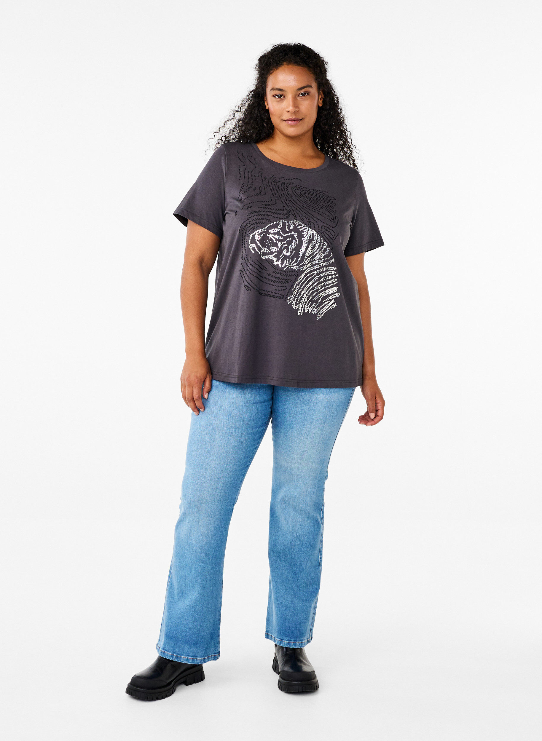 Zizzi Baumwoll-T-Shirt mit Druck, Asphalt w. Tiger, Model image number 2