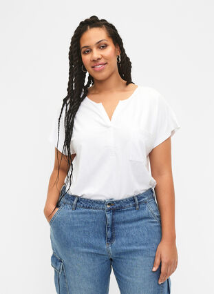 T-Shirt mit V-Ausschnitt und Brusttasche, Bright White, Model image number 0