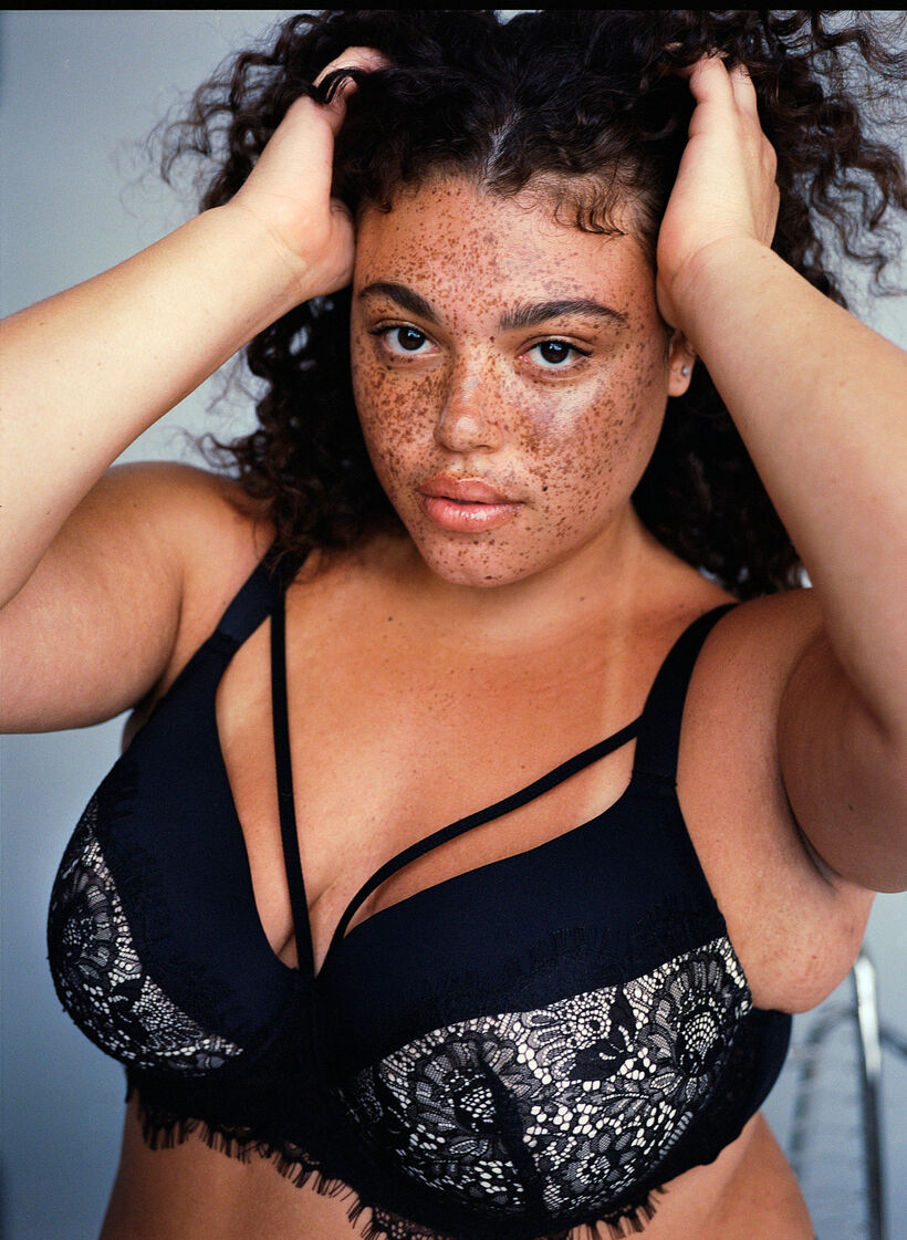 Gepolsterter BH mit Spitze und Schnürung, Black, Image image number 0