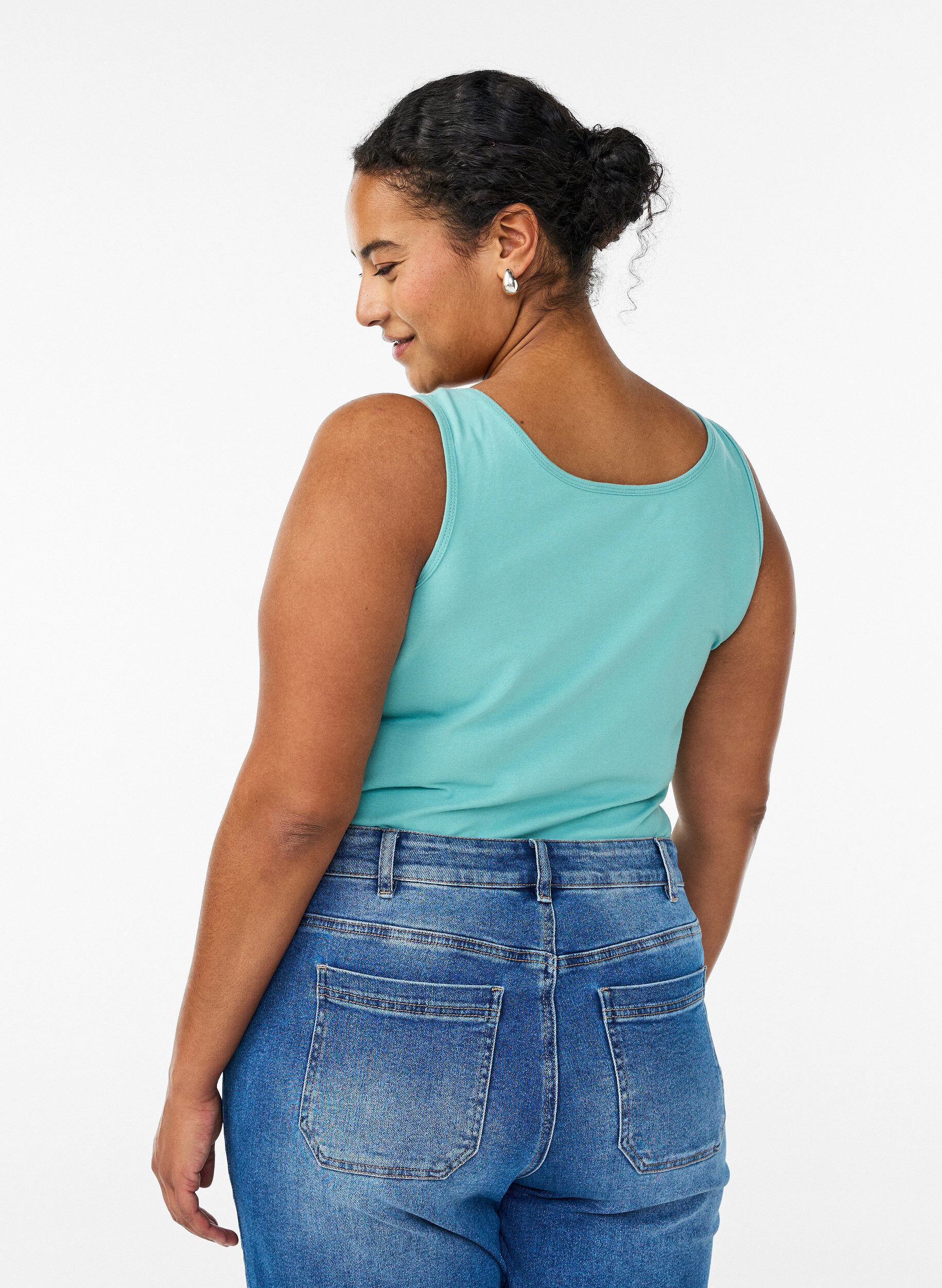 Zizzi Einfarbiges Basic Top aus Baumwolle, Gr&uuml;n, Model image number 2