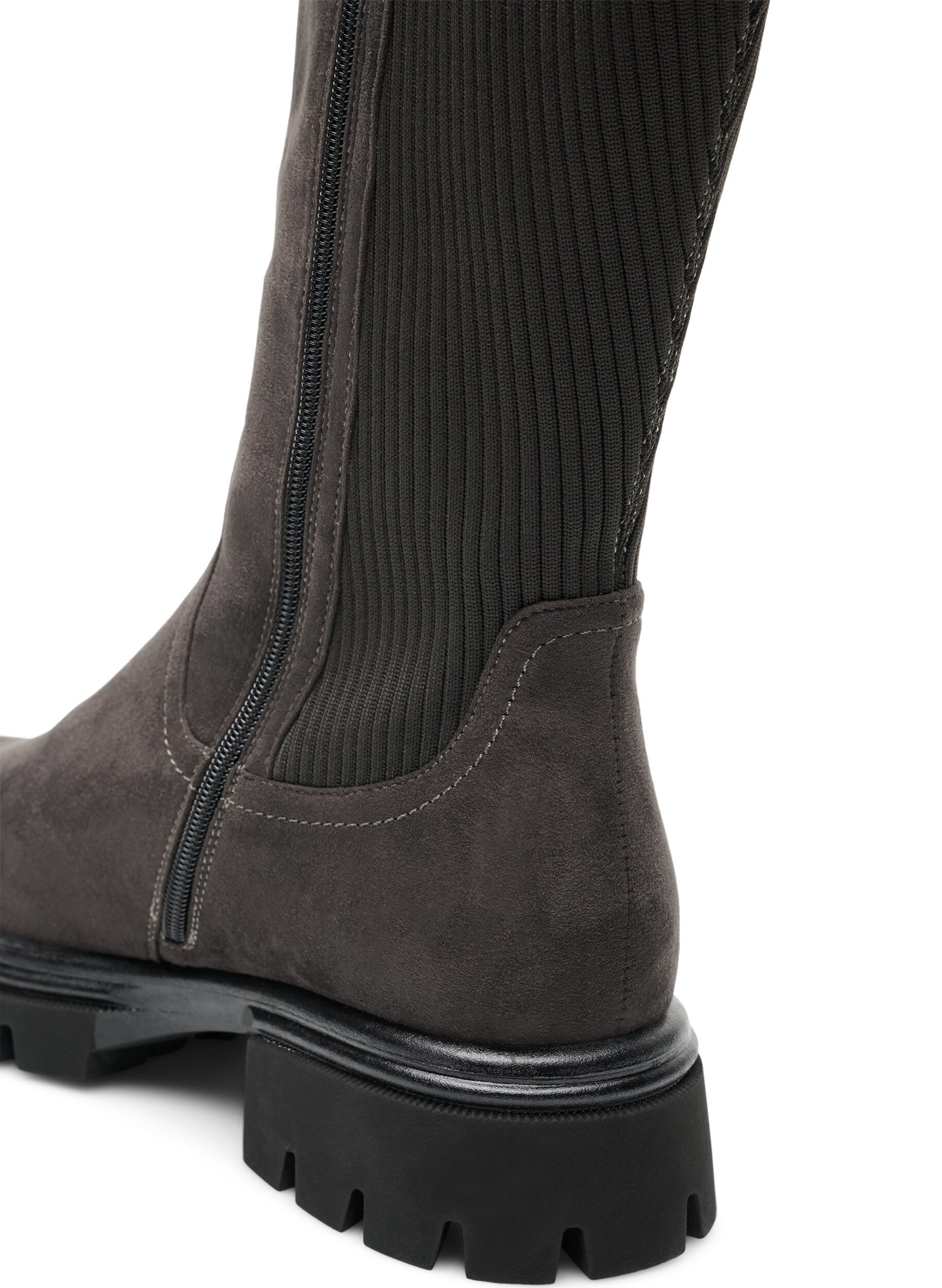 ZizziHoher Stiefel aus Wildlederimitat mit gerippten Eins&auml;tzen, Braun, Packshot image number 2