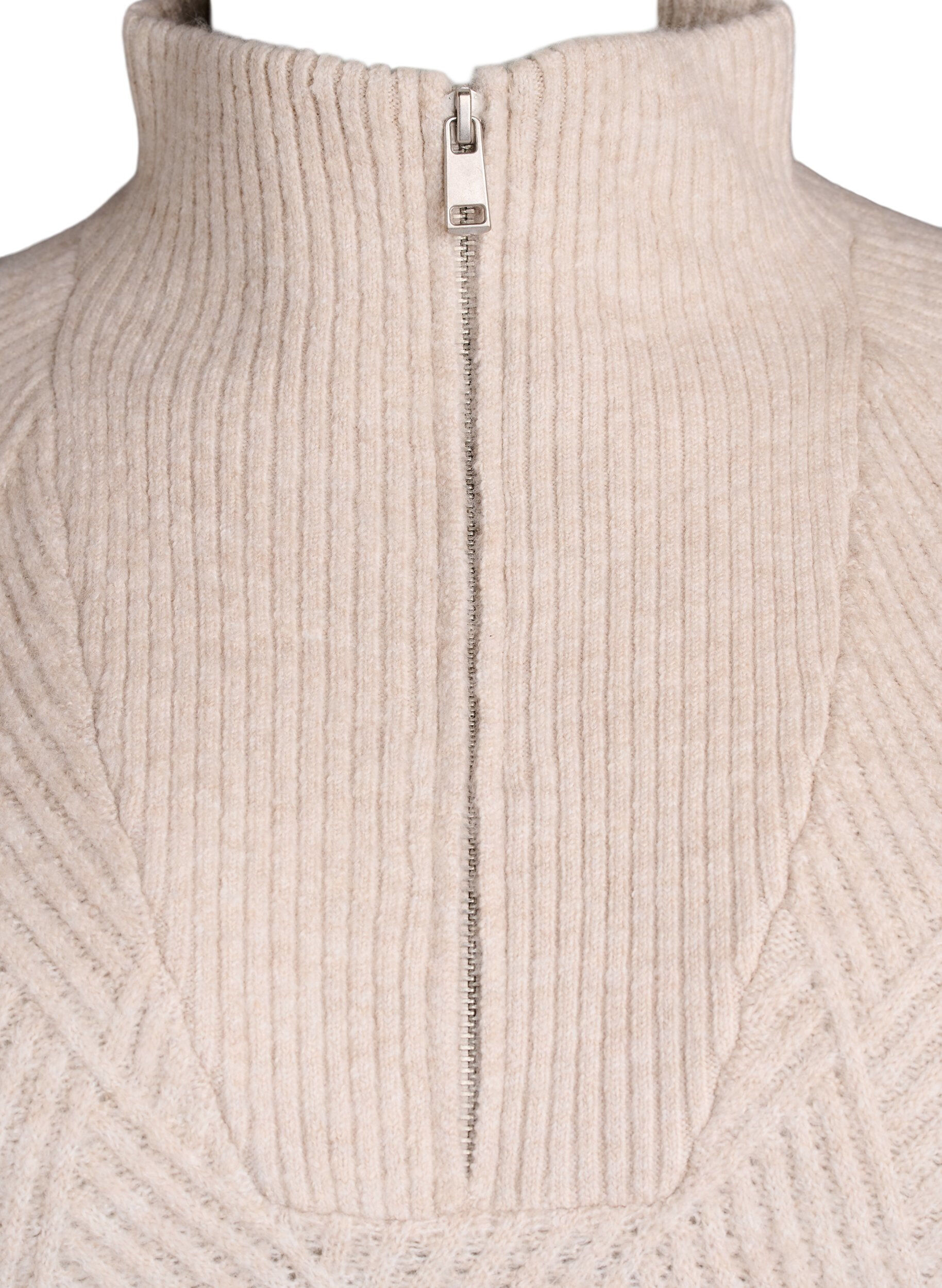 Zizzi Strickpullover mit hohem Kragen und Harlekinmuster, Beige, Packshot image number 2